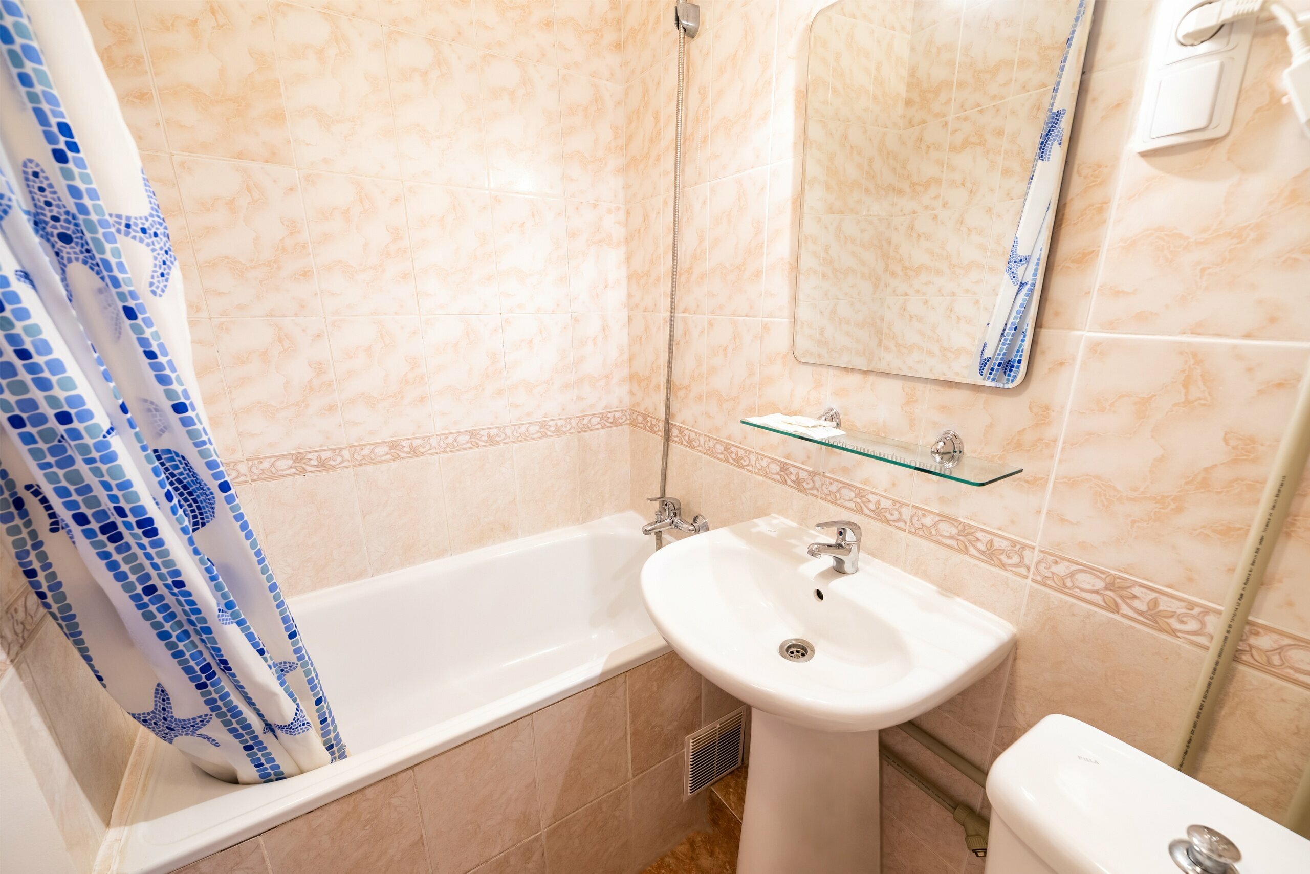 Двухместный номер с 2 отдельными кроватями и балконом