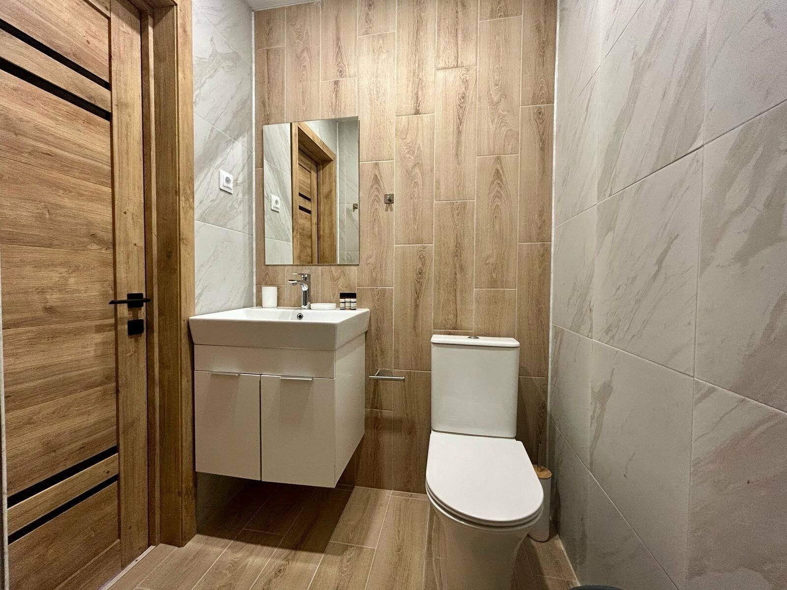 Двухместный номер с двуспальной кроватью и дополнительной кроватью