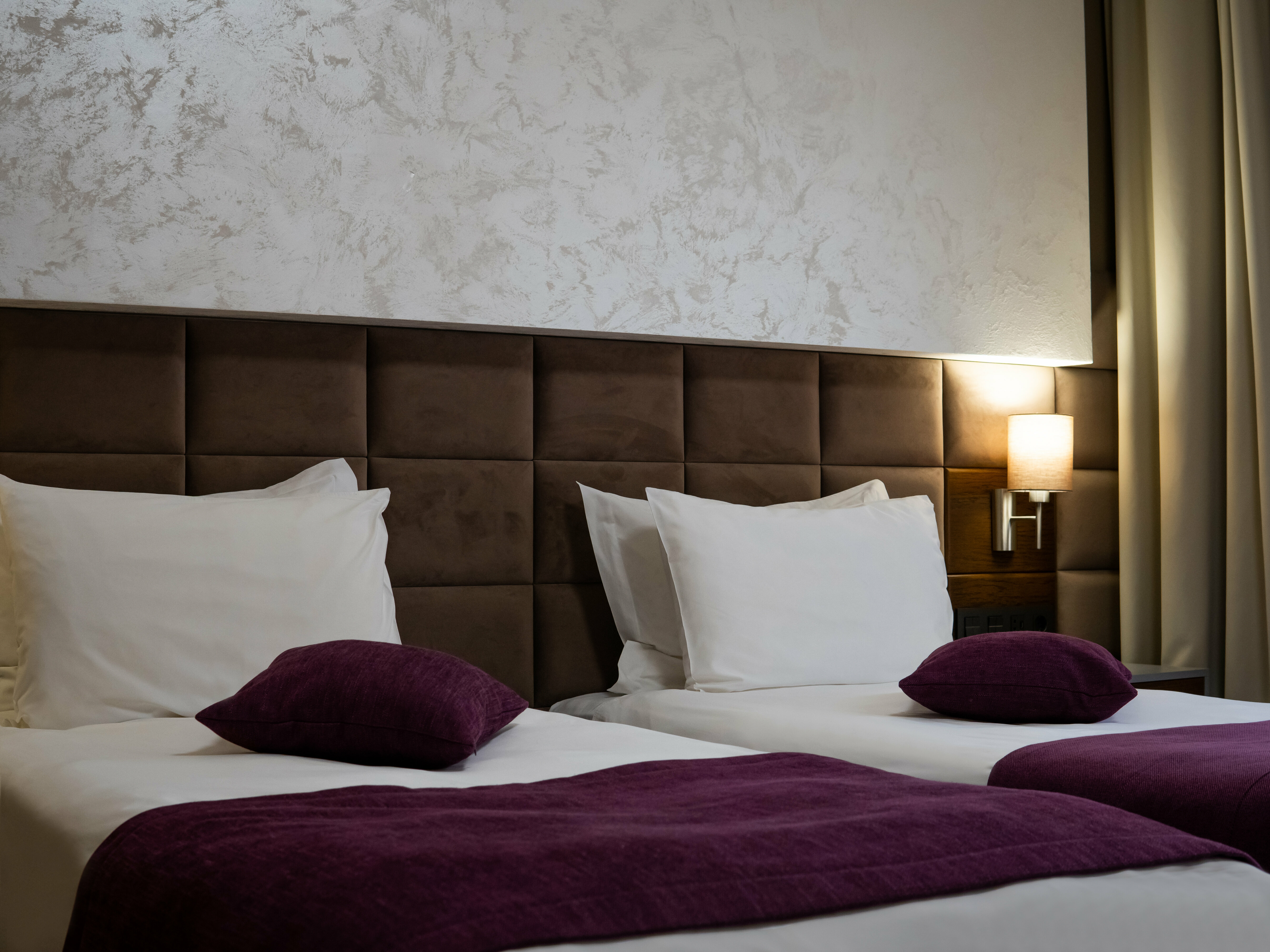 СТАНДАРТНЫЙ НОМЕР  С ДВУМЯ РАЗДЕЛЬНЫМИ КРОВАТЯМИ