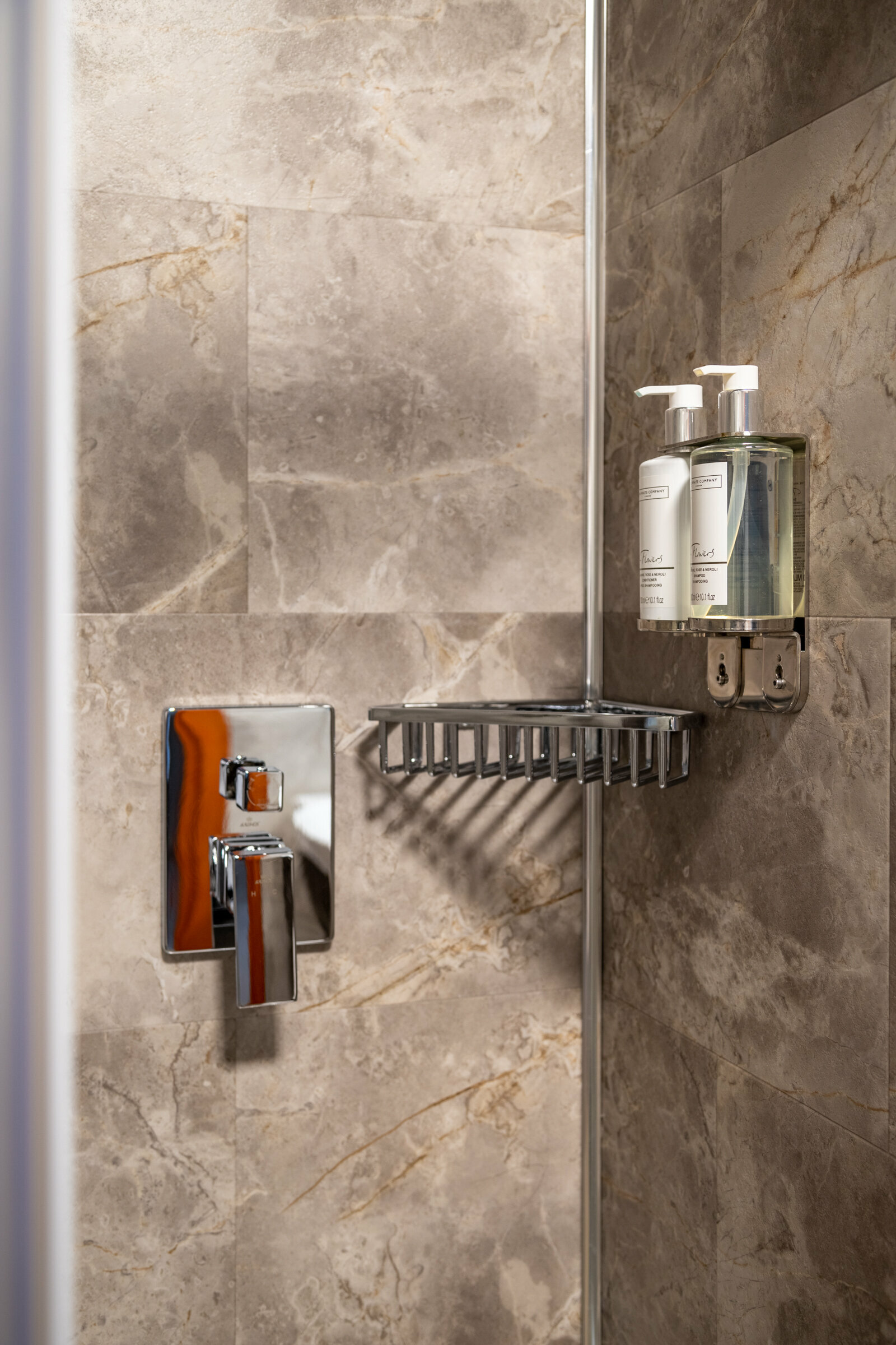 Улучшенный номер с кроватью размера «king-size»