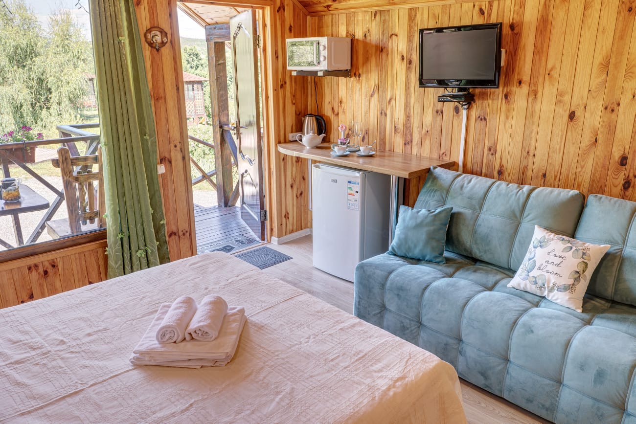 Деревянный домик шале