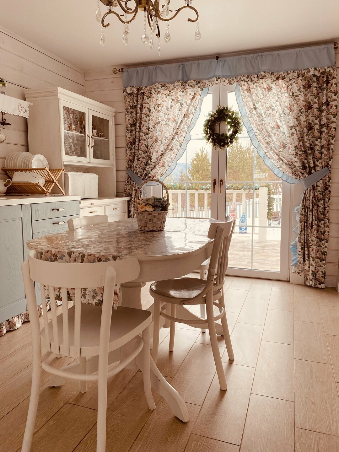 Гостевой дом с авторским дизайном в стиле "Прованс"