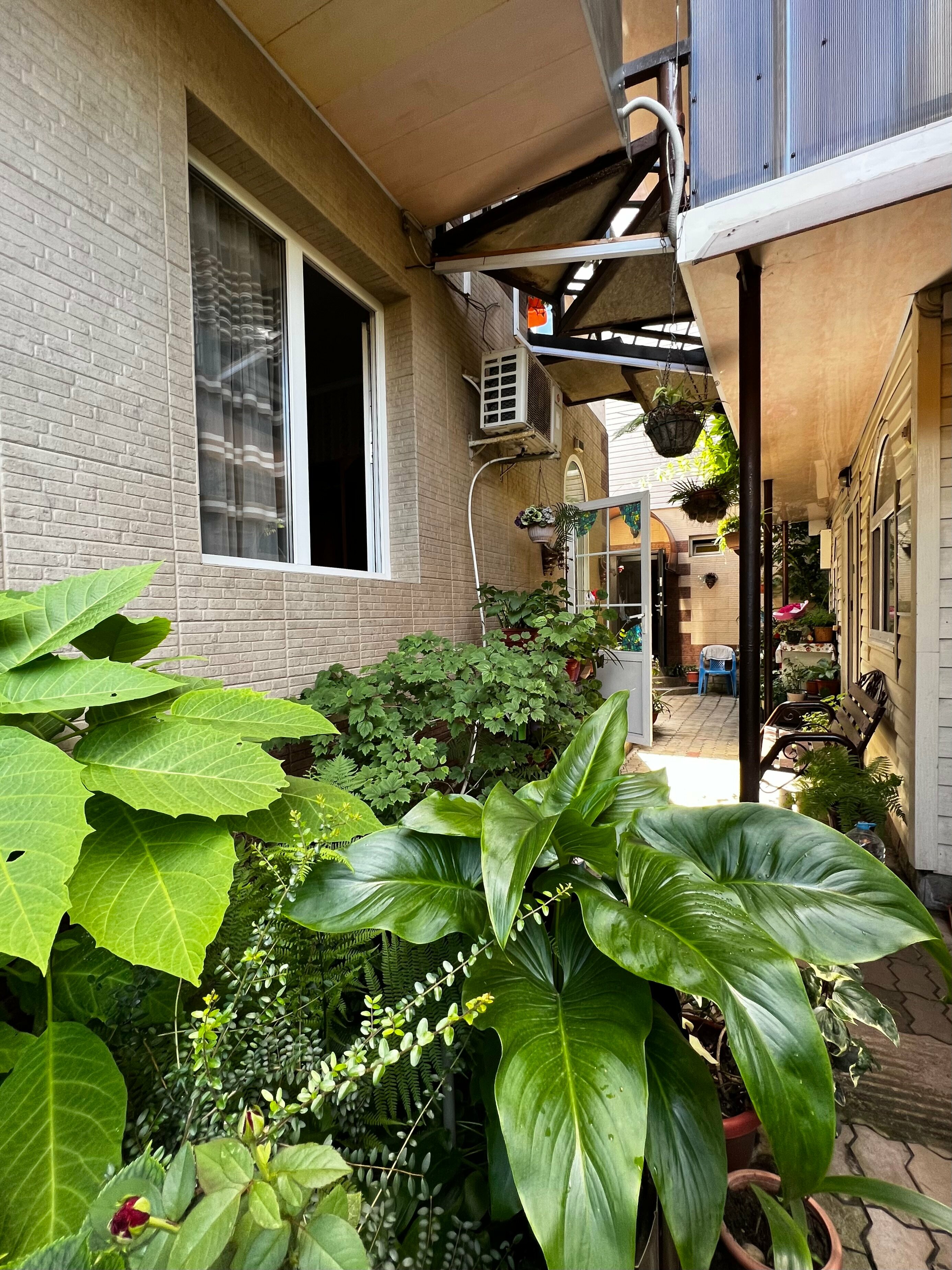 Трехместный номер «Комфорт» с душем