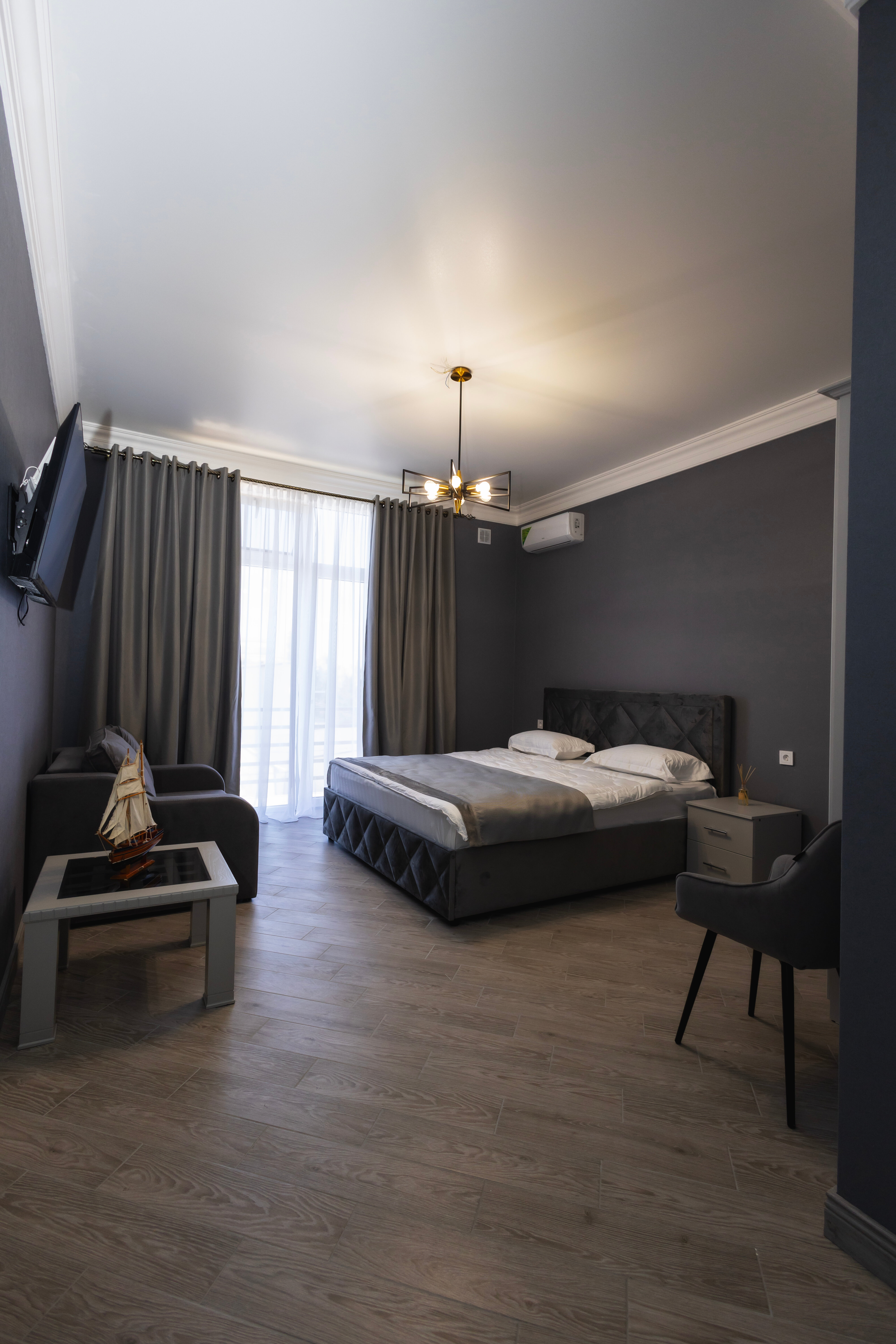 Улучшенный трехместный номер с видом на море