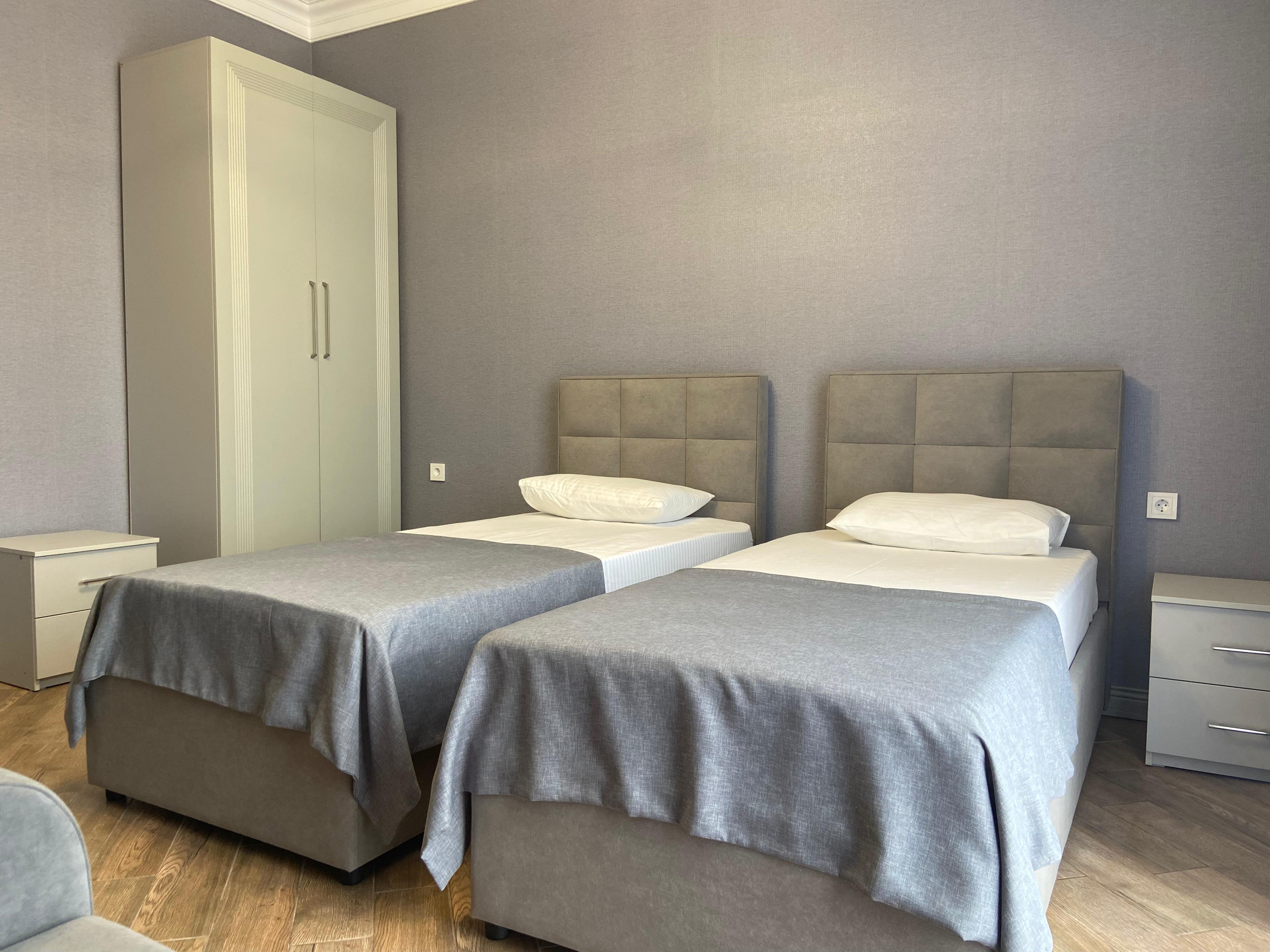 Улучшенный трехместный номер с видом на море