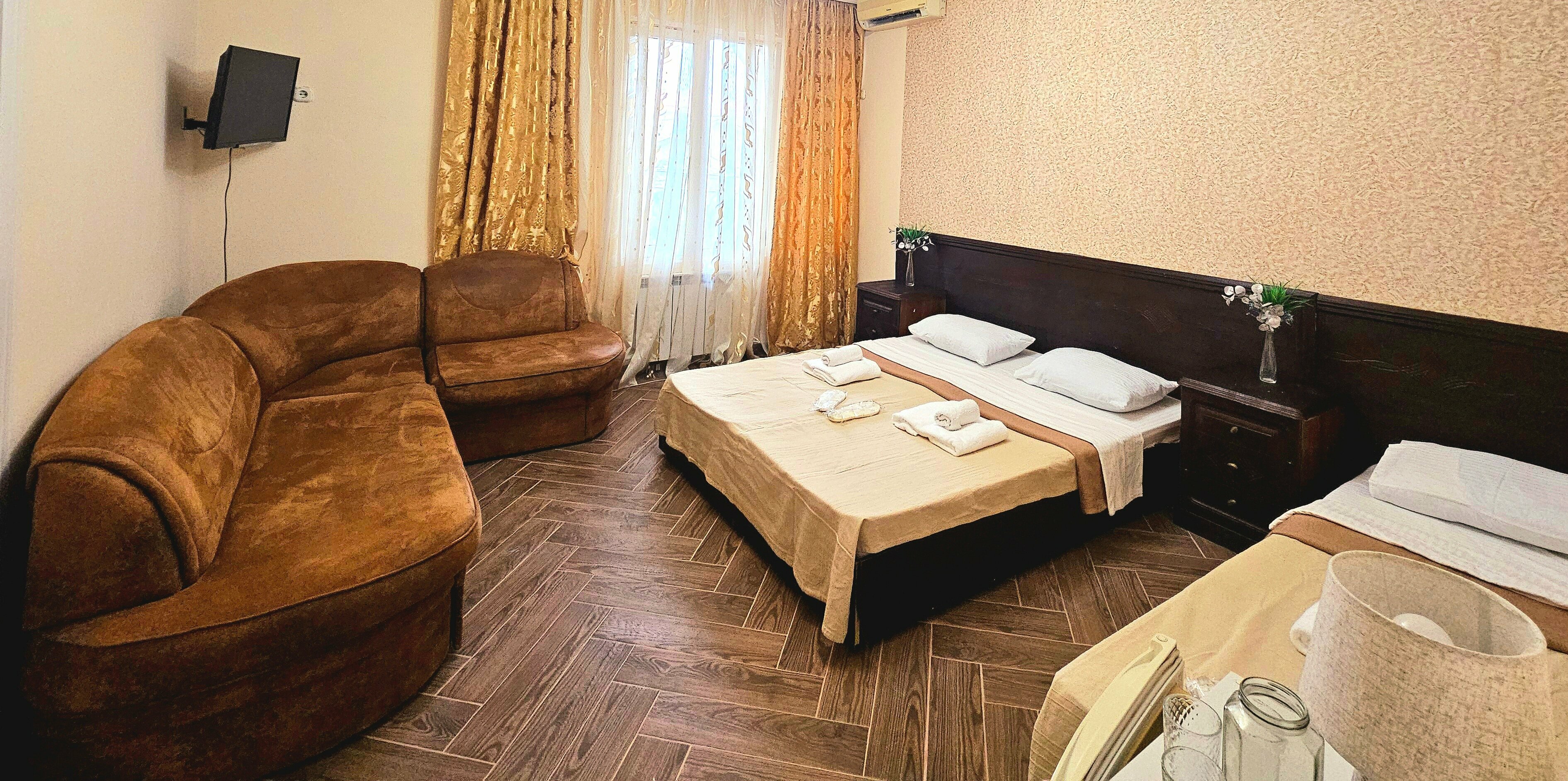 Семейный номер с общим балконом