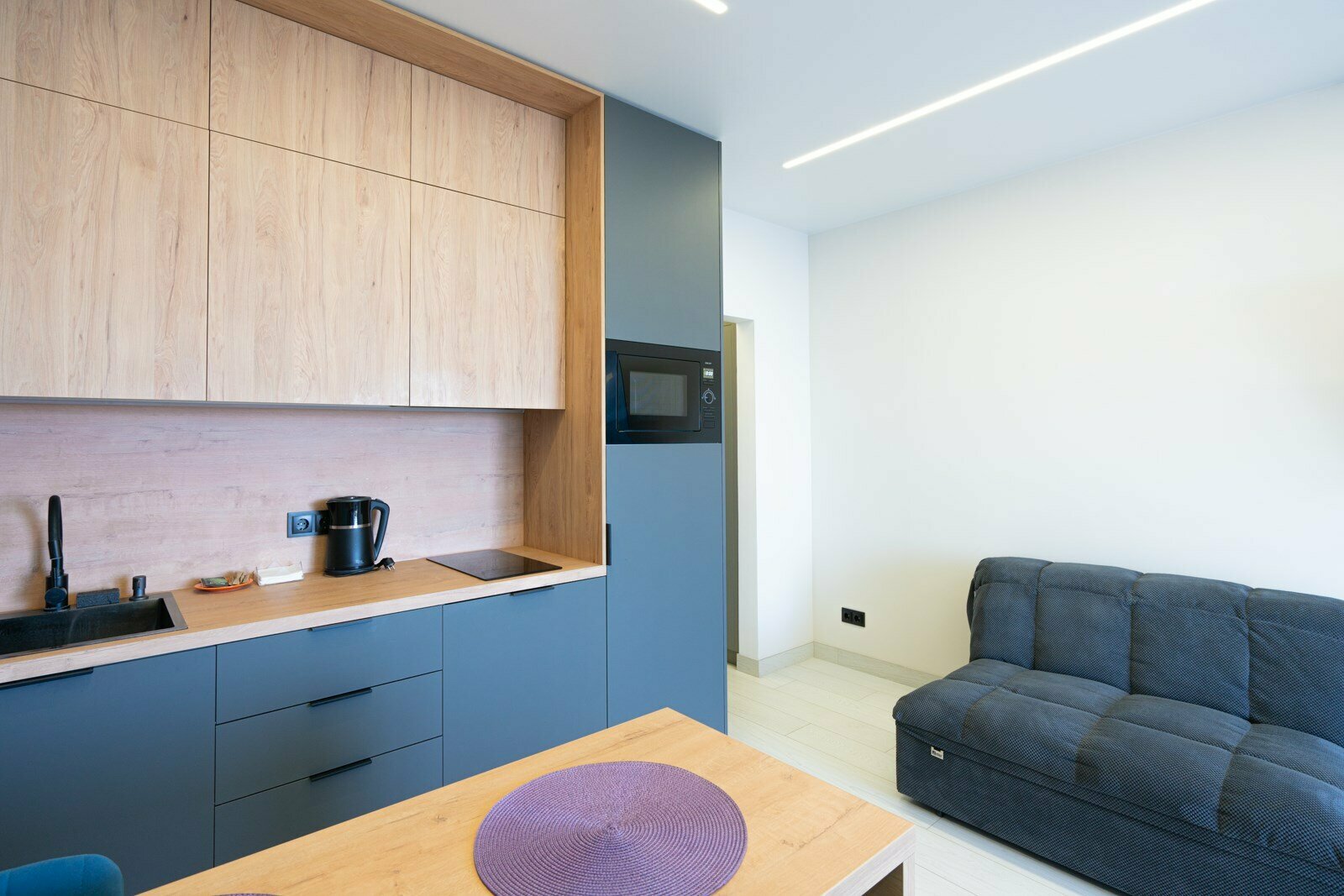 Дизайнерская студия LS-HI-TECH EMOTION светлые эмоции лета в Алуште - вид на море со 2 этажа