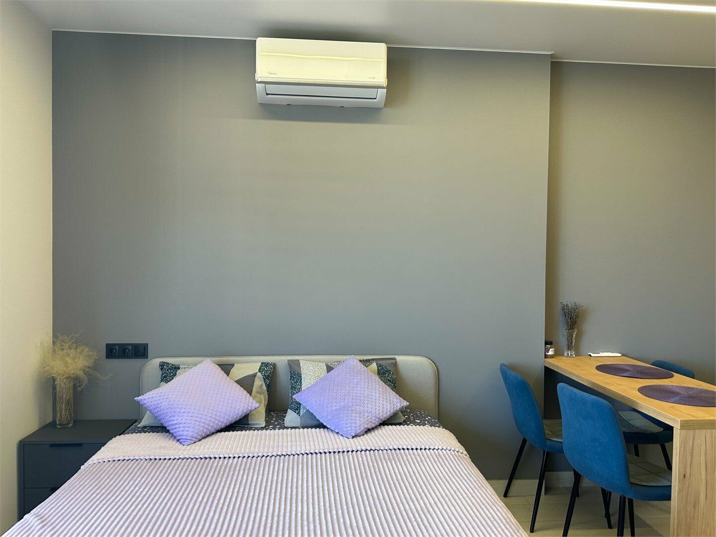 Дизайнерская студия LS-HI-TECH EMOTION светлые эмоции лета в Алуште - вид на море со 2 этажа