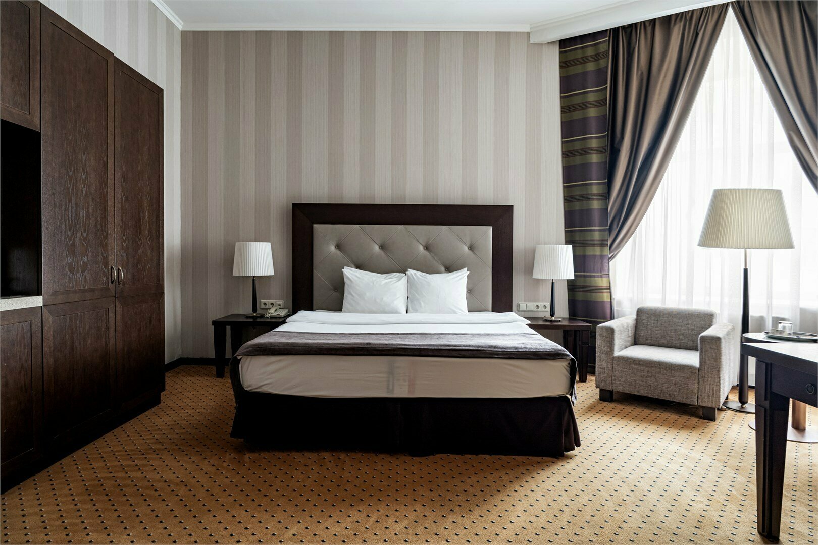 Представительский номер с одной большой или двумя раздельными кроватями