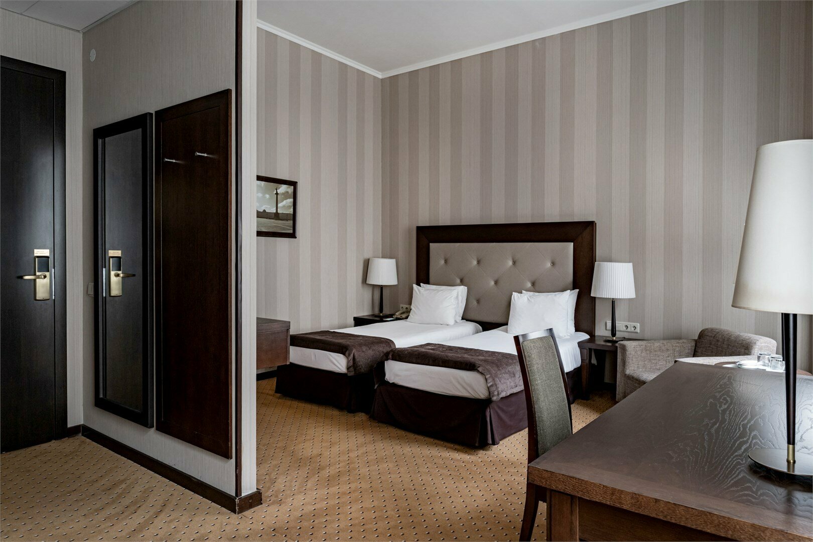 Улучшенный номер с одной большой или двумя раздельными кроватями