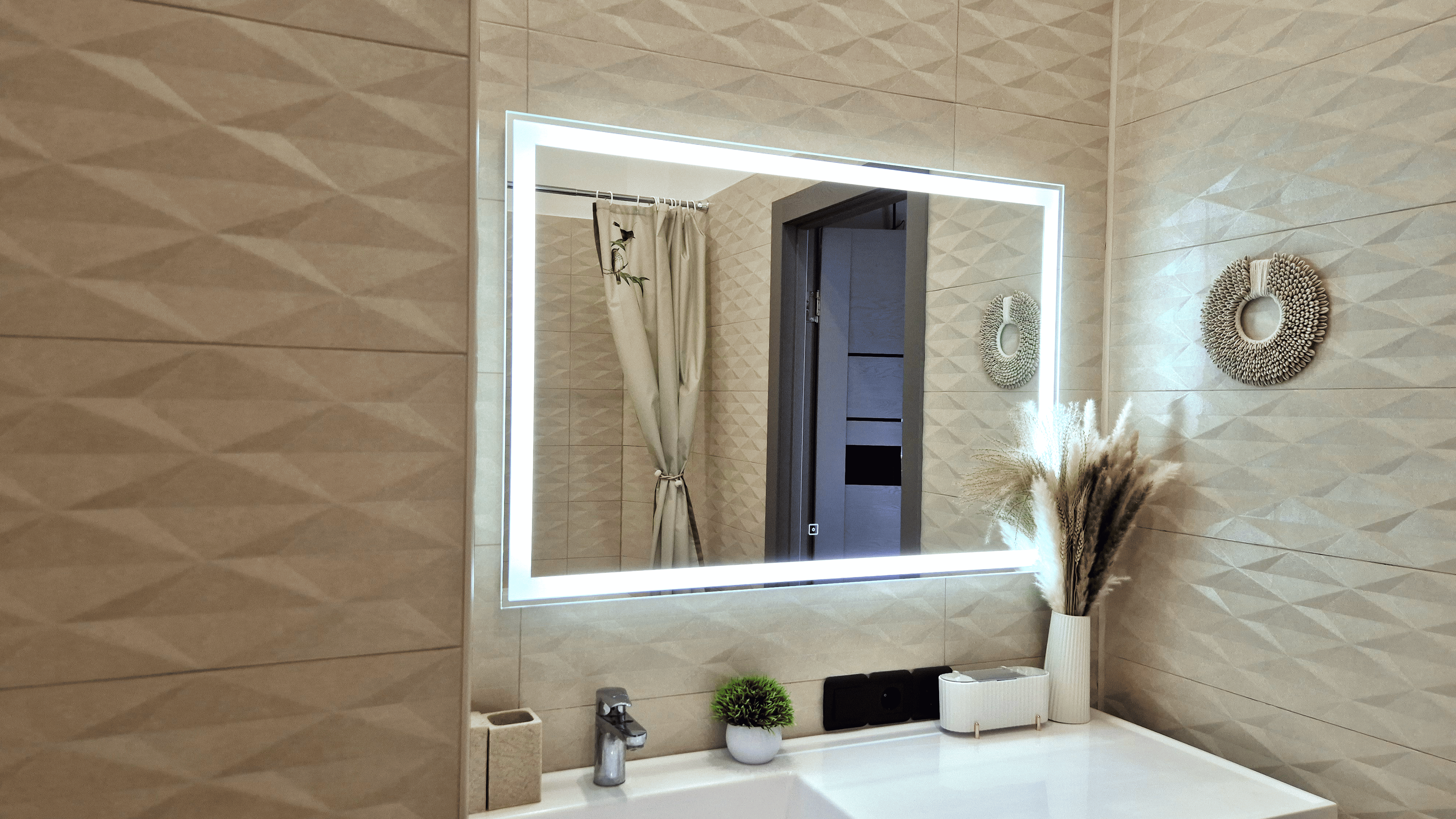 Двухуровневые апартаменты с панорамным видом на море и горы