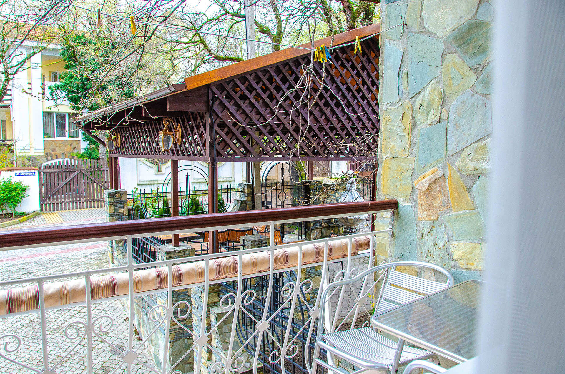 Семейный номер с балконом