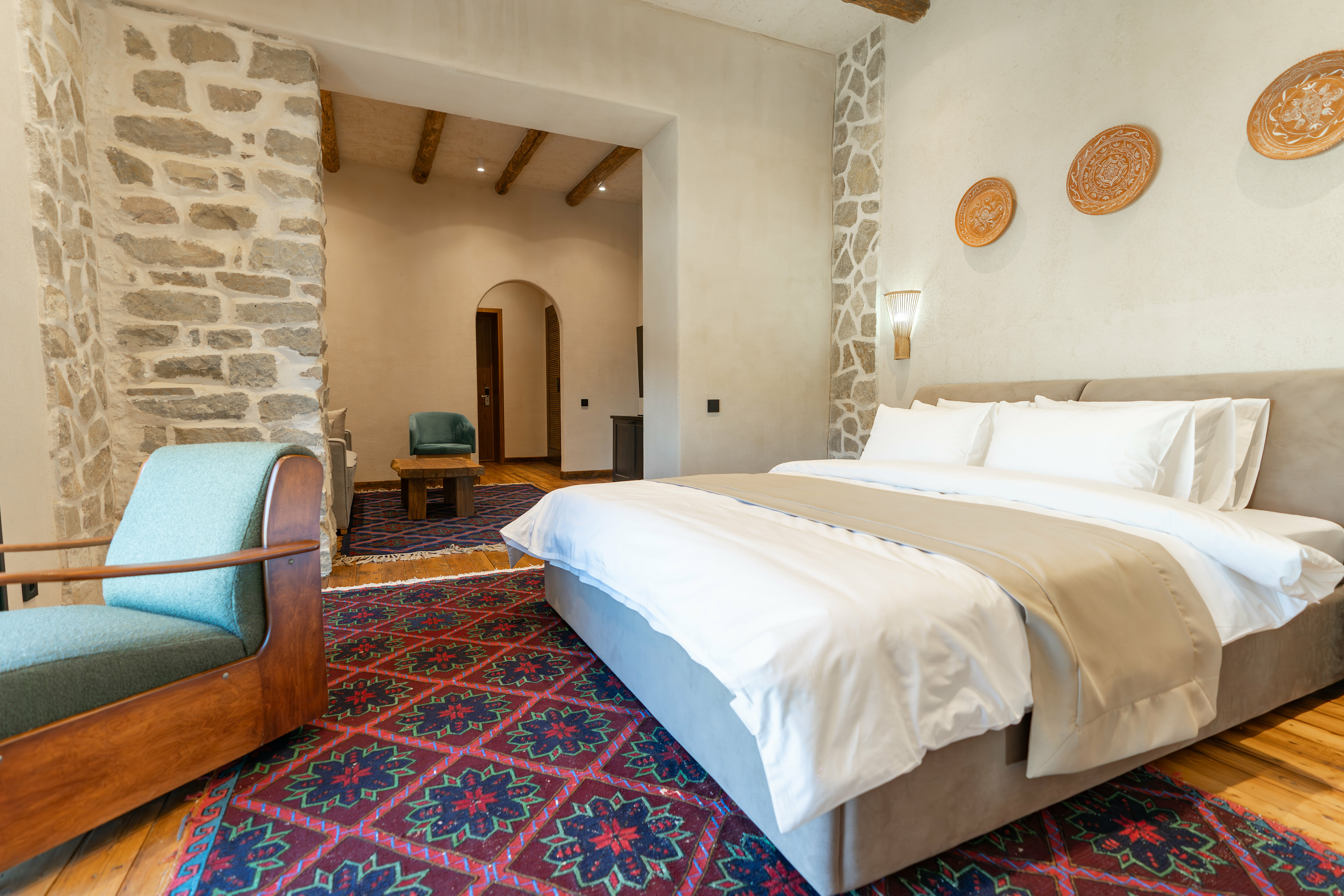 Люкс с кроватью размера «king-size» и балконом