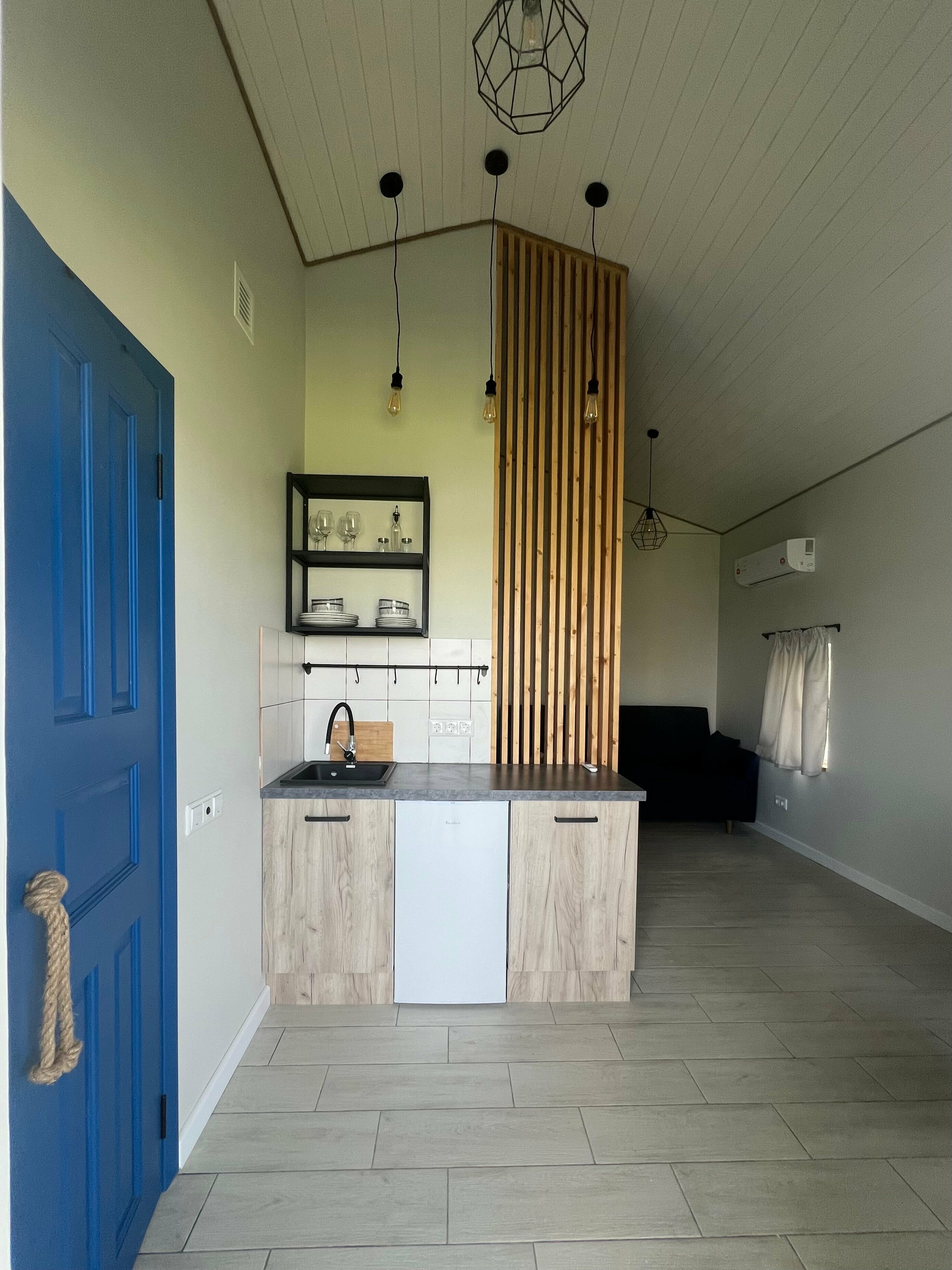 Бунгало синий