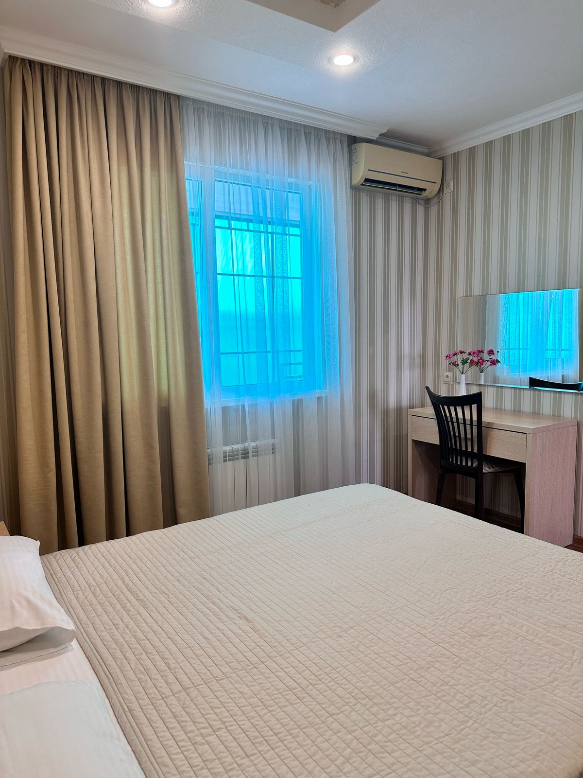 Четырехместный номер с душем