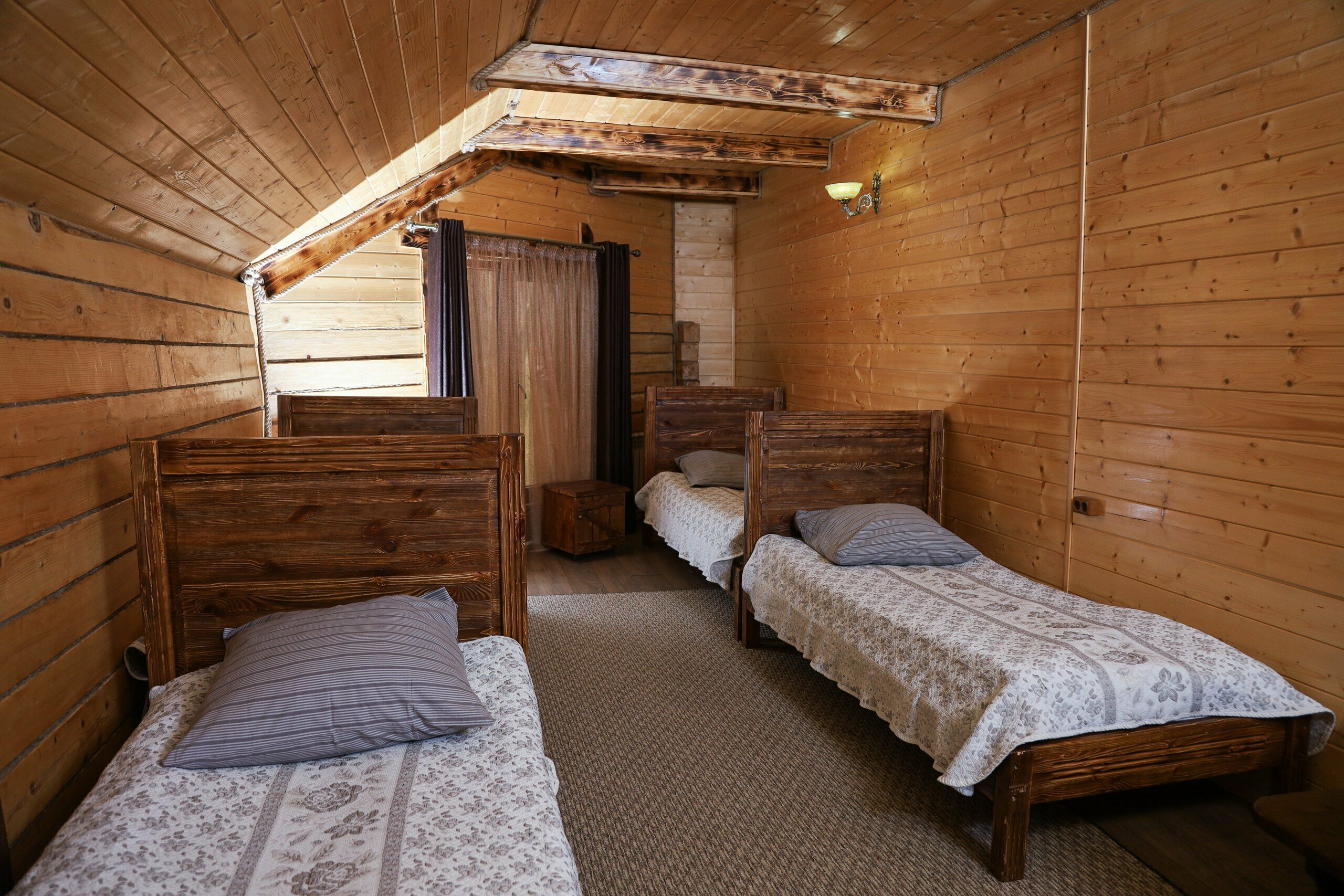 4-местн. в домике (4разд. кровати) №25 №26  цена за номер