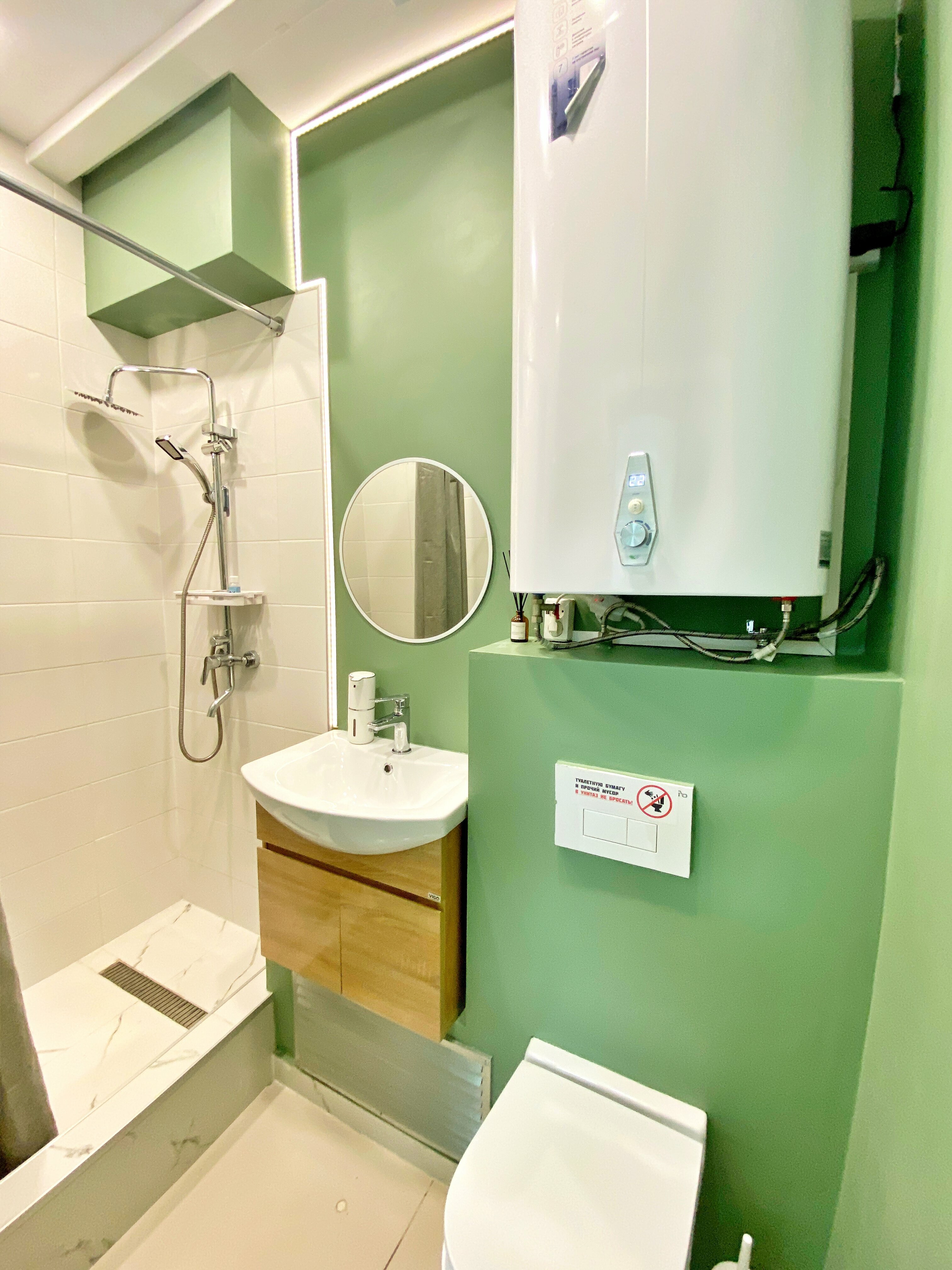 Спальное место на двухъярусной кровати в общем номере для женщин