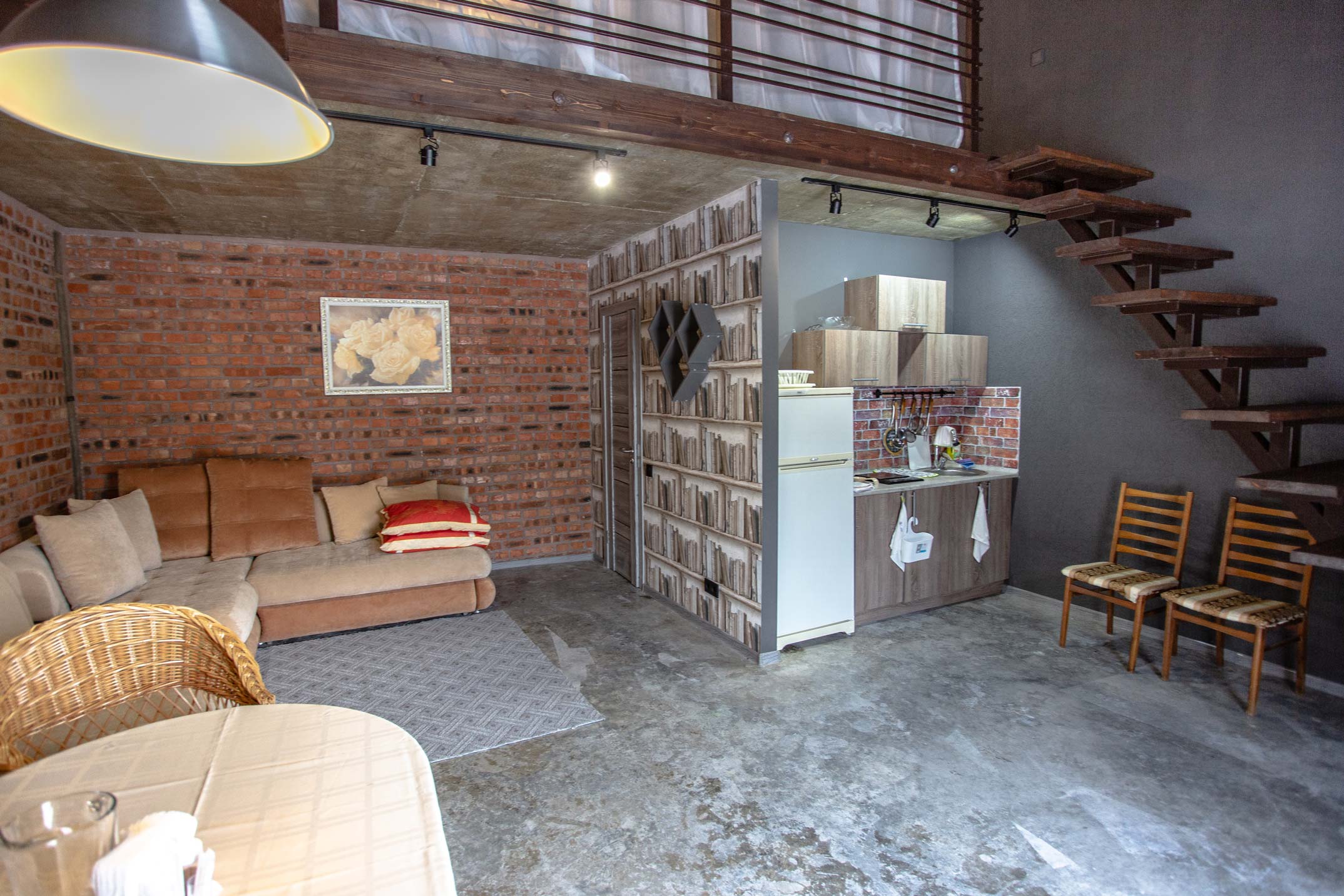 Двухэтажный дизайнерский лофт