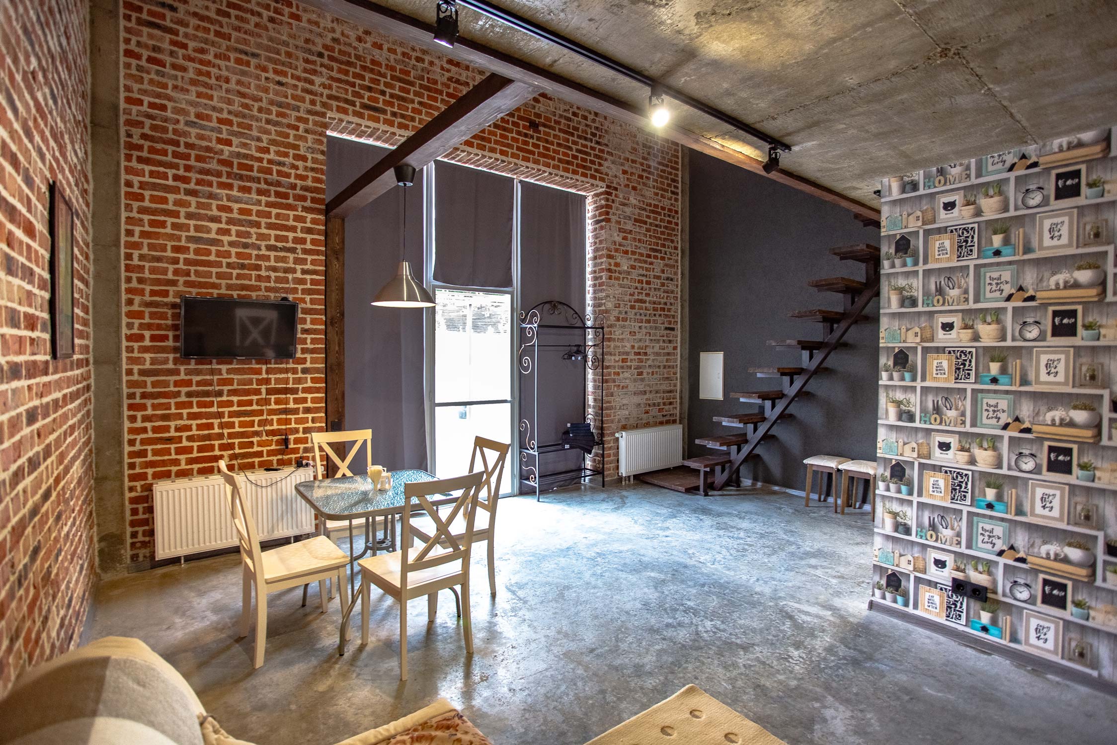 Двухэтажный дизайнерский лофт