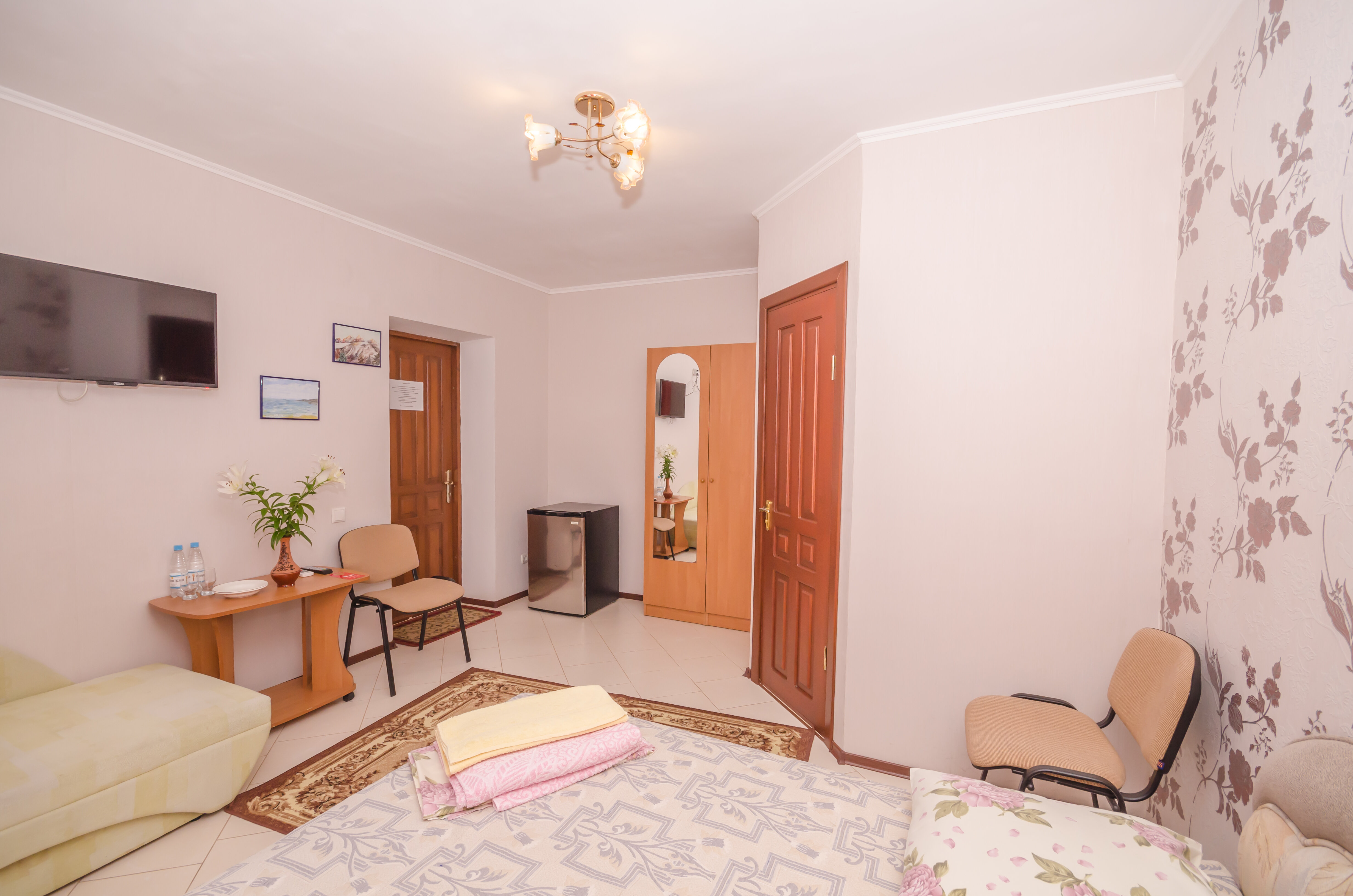 Двухместный Стандарт с двуспальной кроватью и дополнительным местом