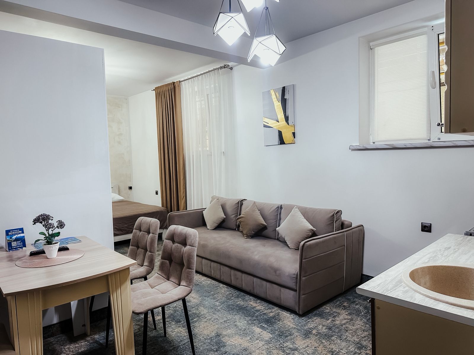 Семейный-студио на цоколе