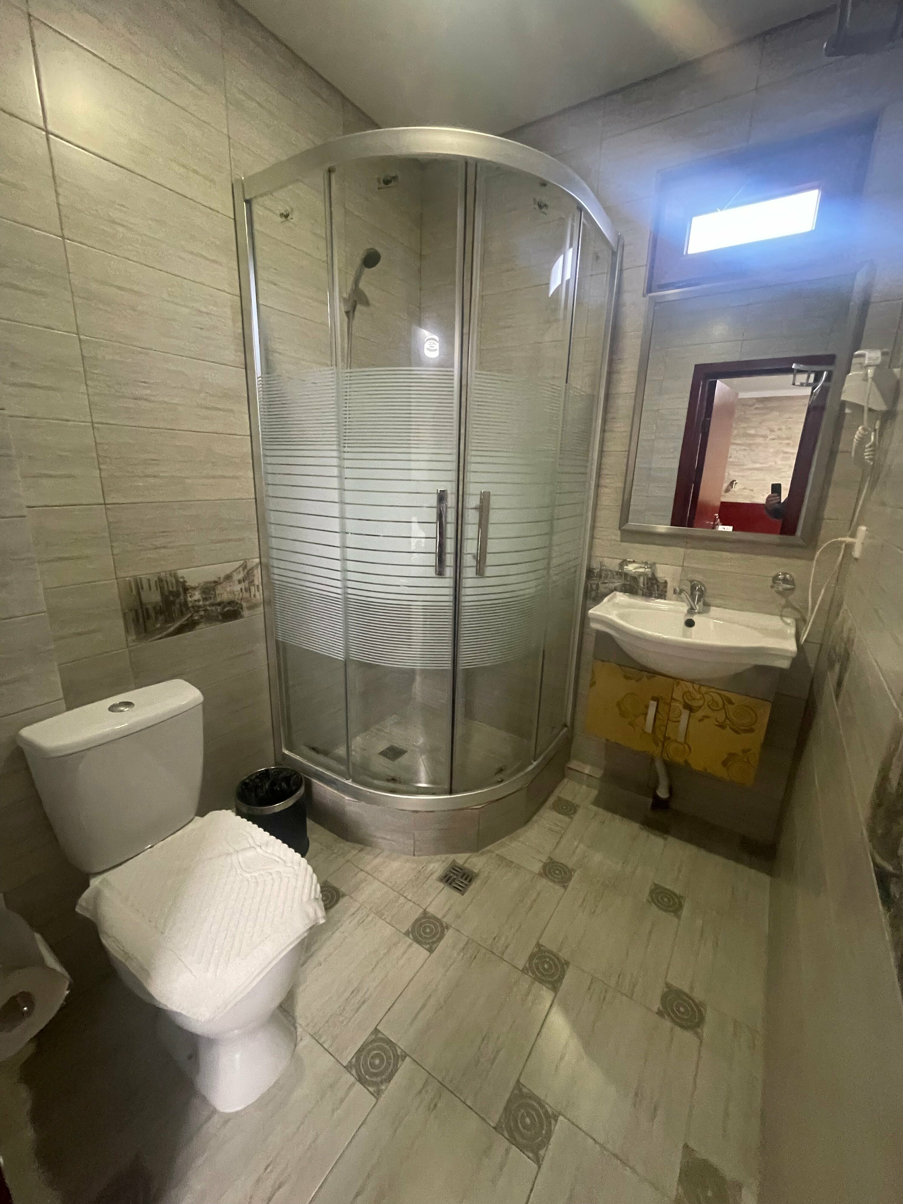 Трехместный номер с видом на горы