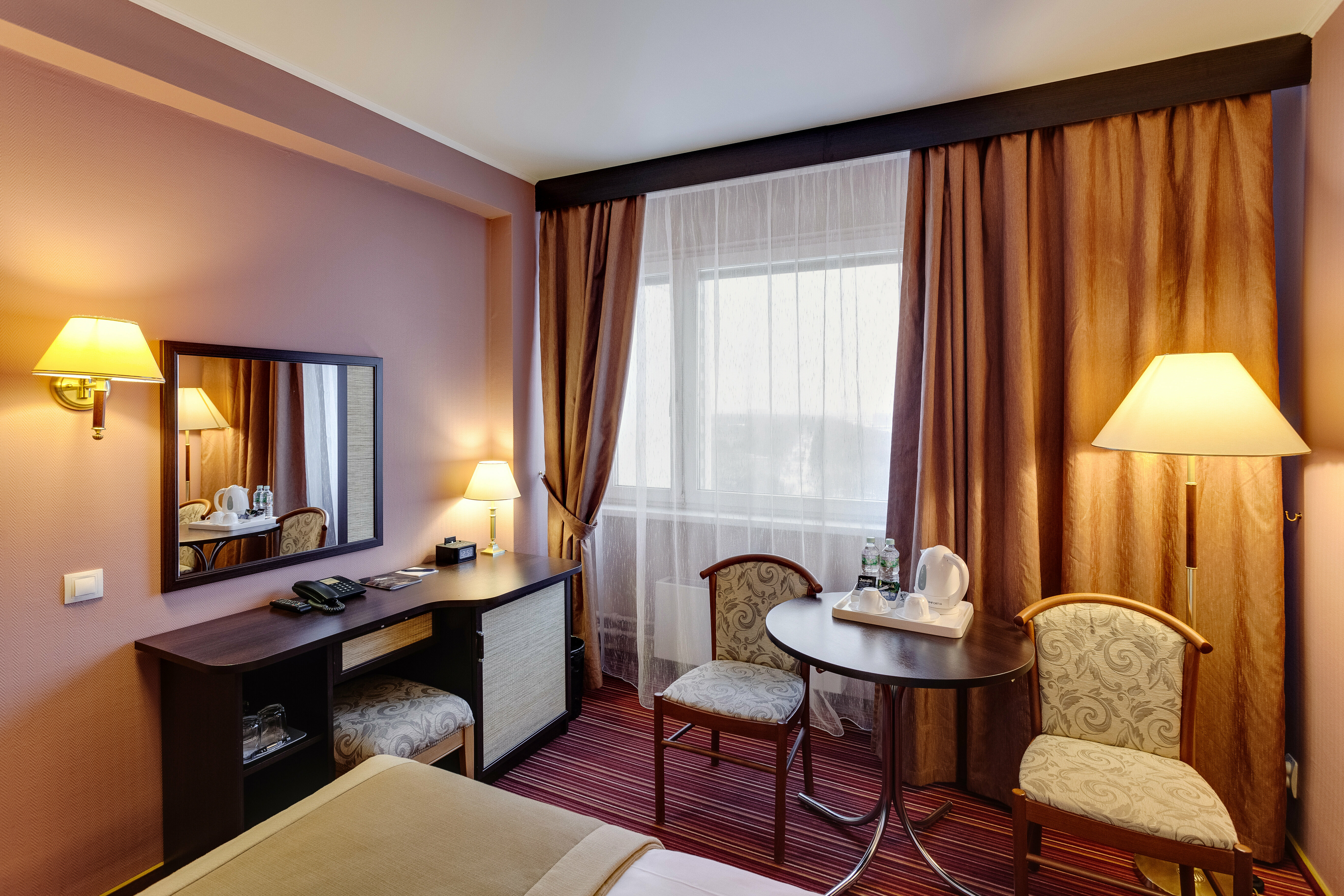 Стандартный номер с двумя раздельными кроватями