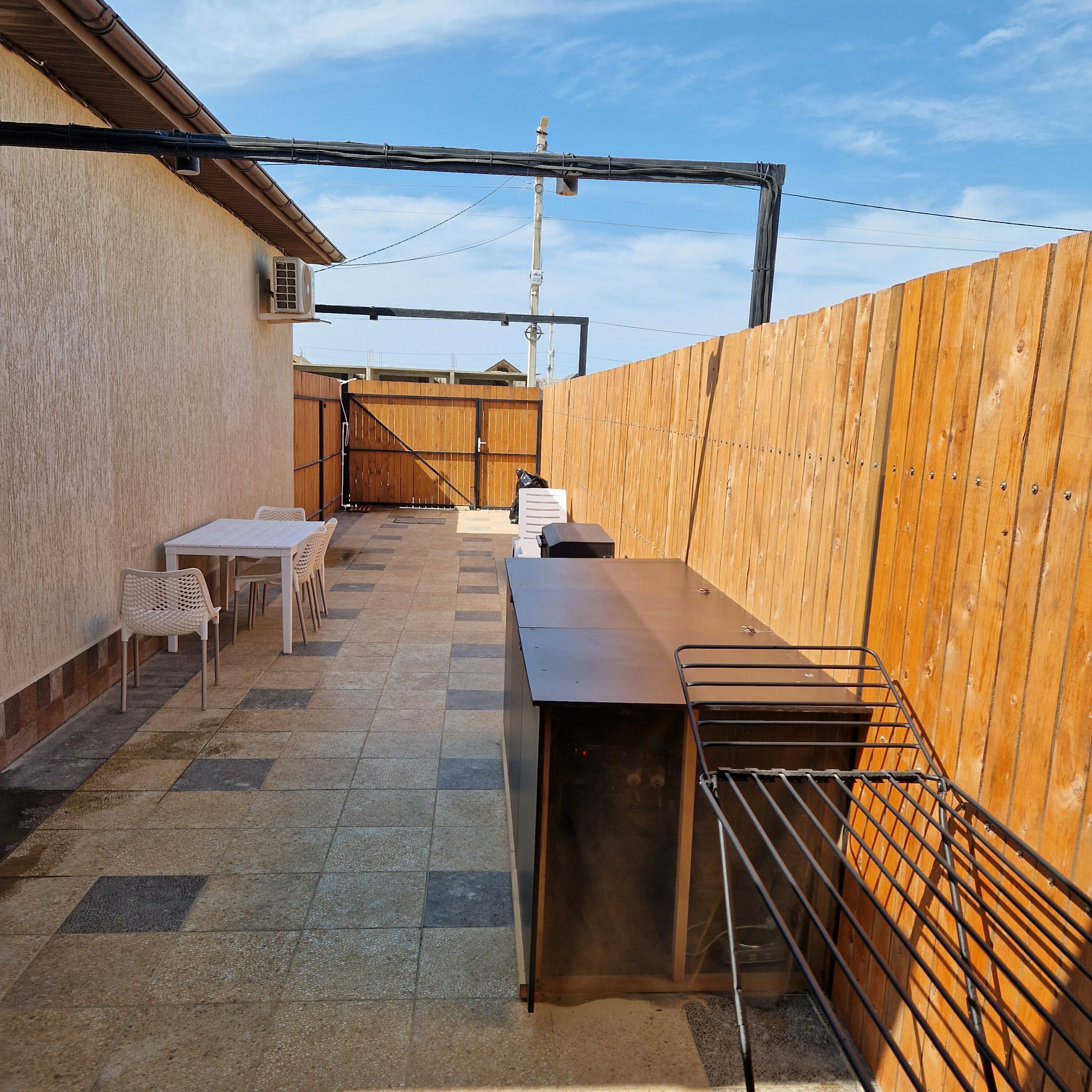 Маленький серый