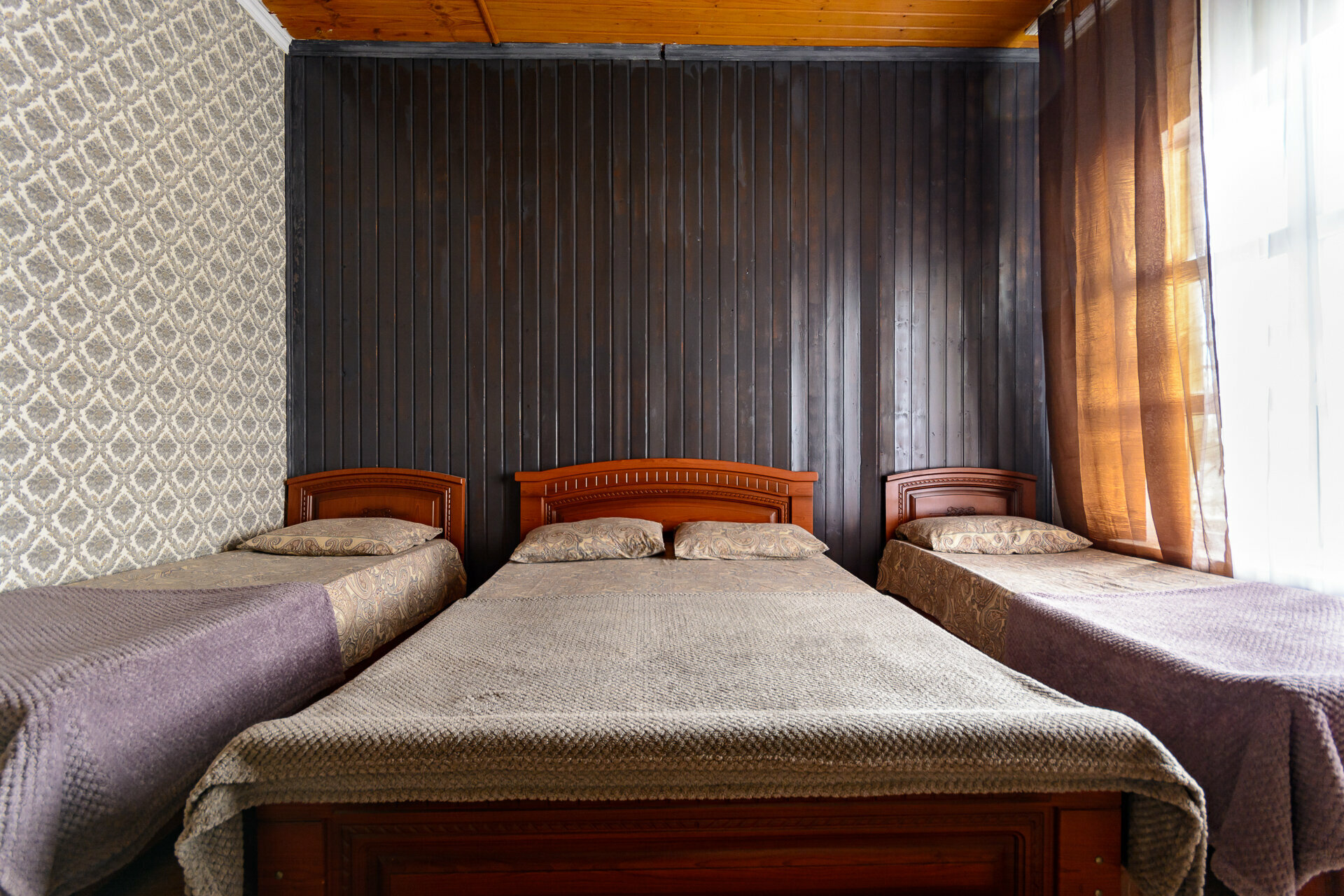 Cемейный номер с собственной ванной комнатой