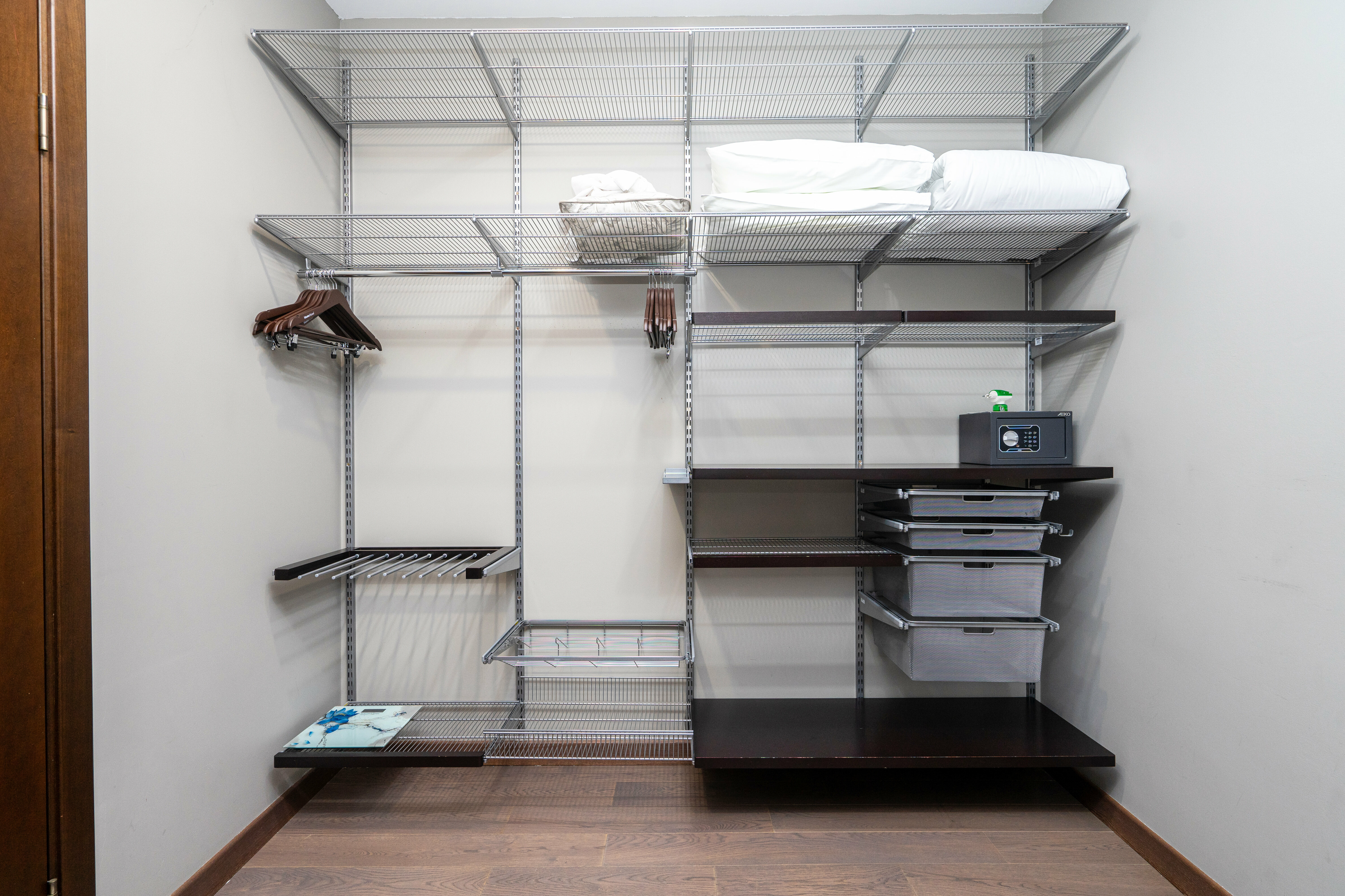 Семейный номер с боковым видом на море