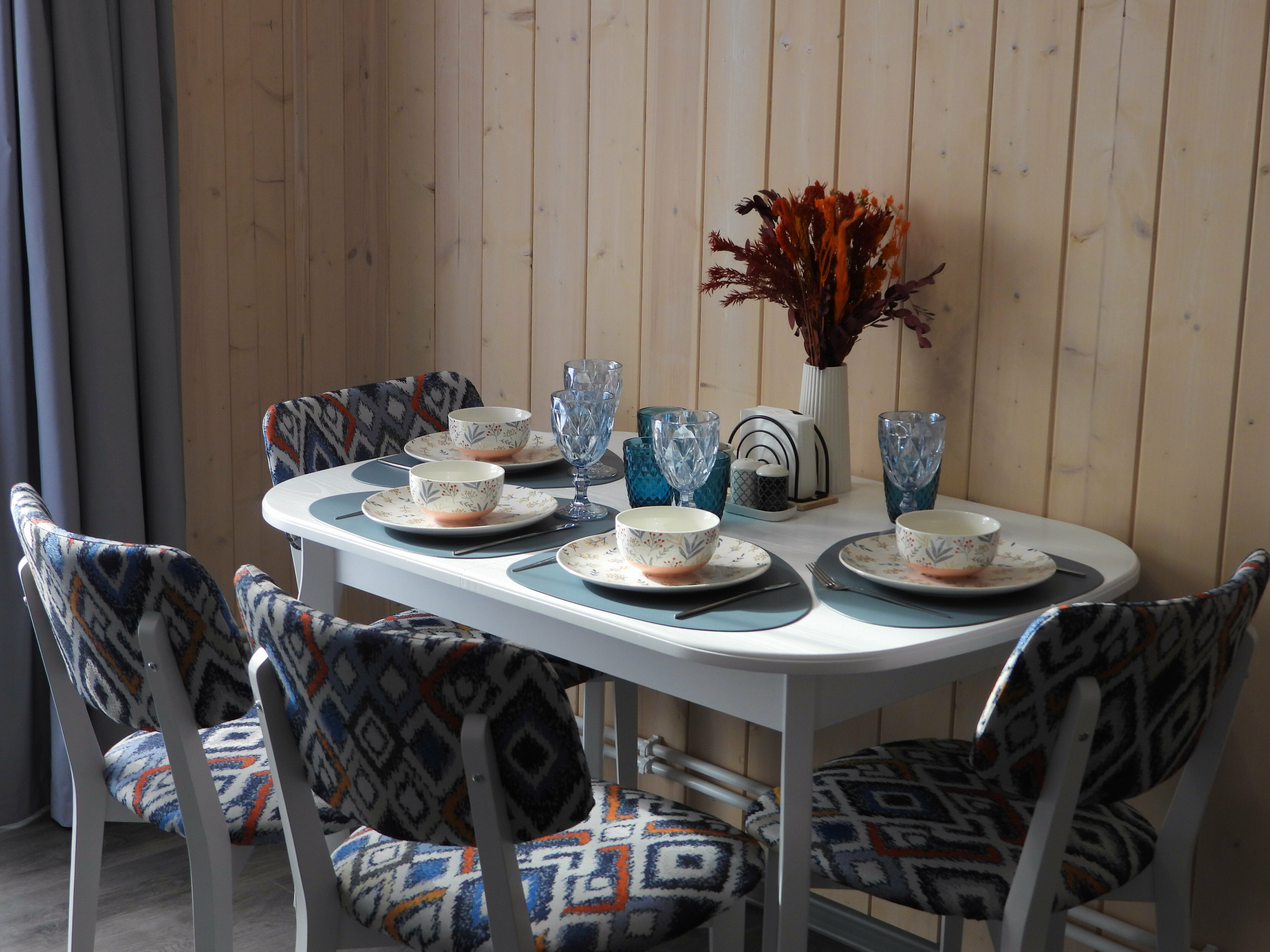 Домик у пруда