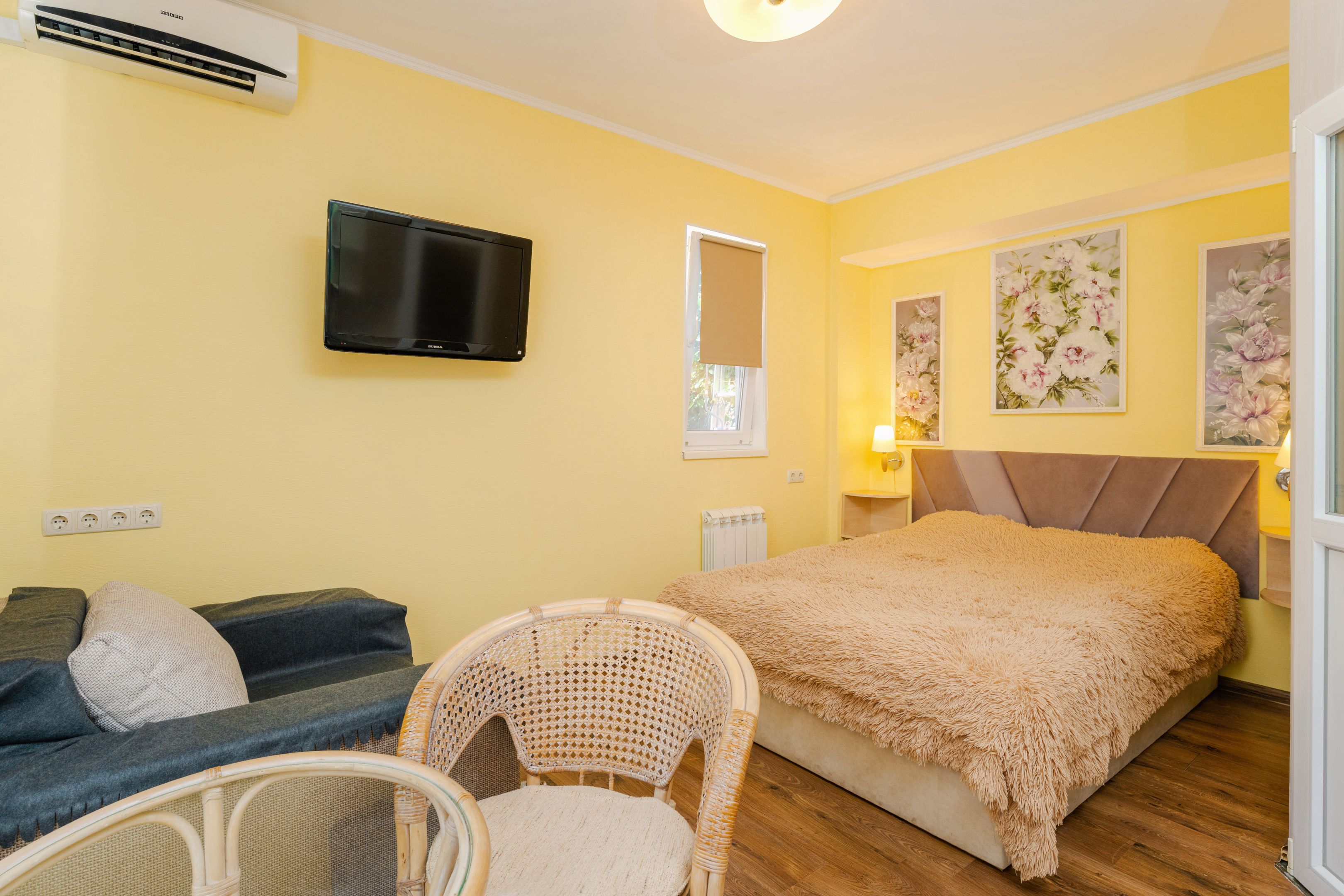 Номер-студио с кухней и двориком "Ласточка"