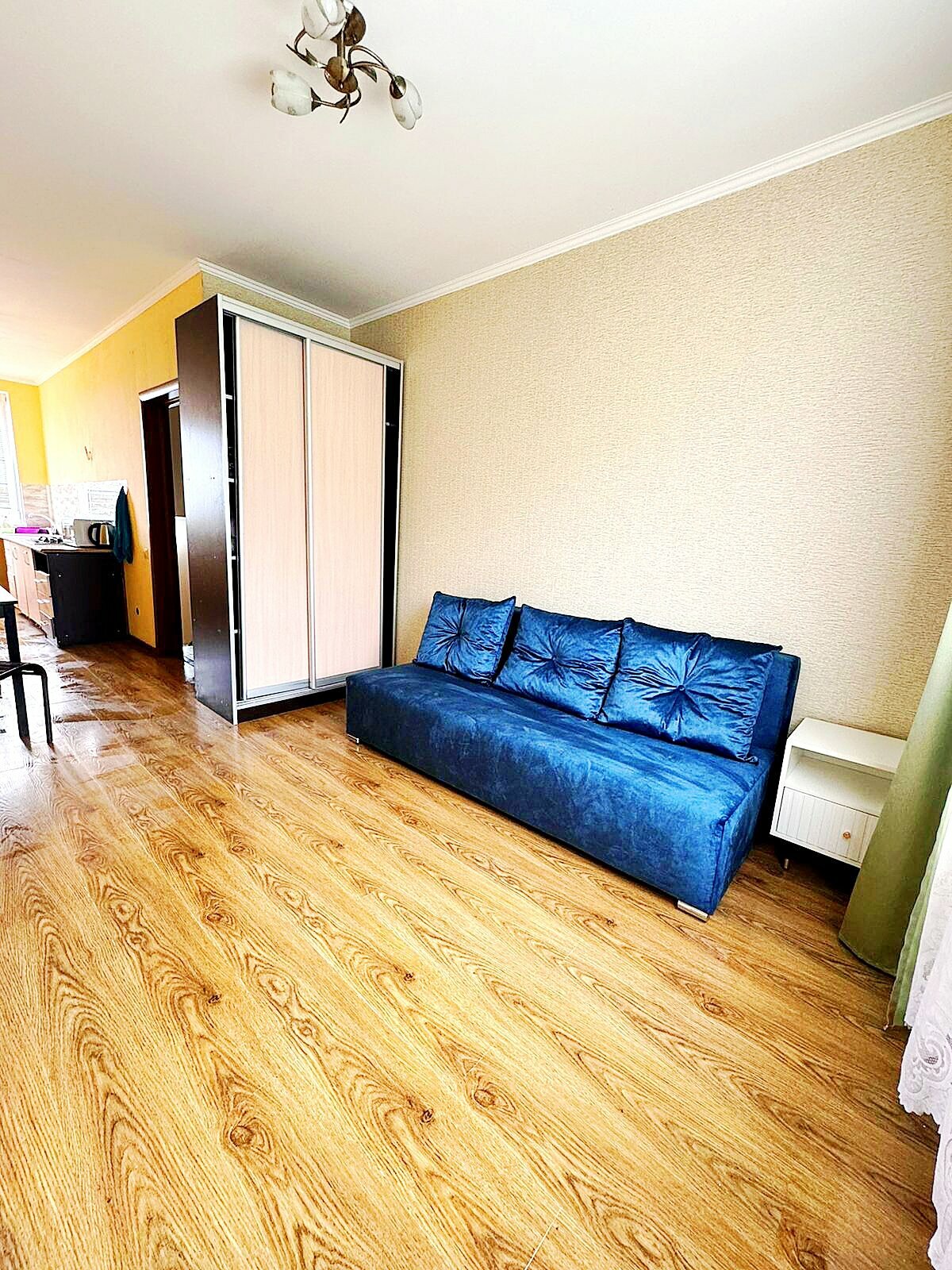 Двухместный эконом  с санузлом на 2 номера на этаже и собственной кухней в номере.