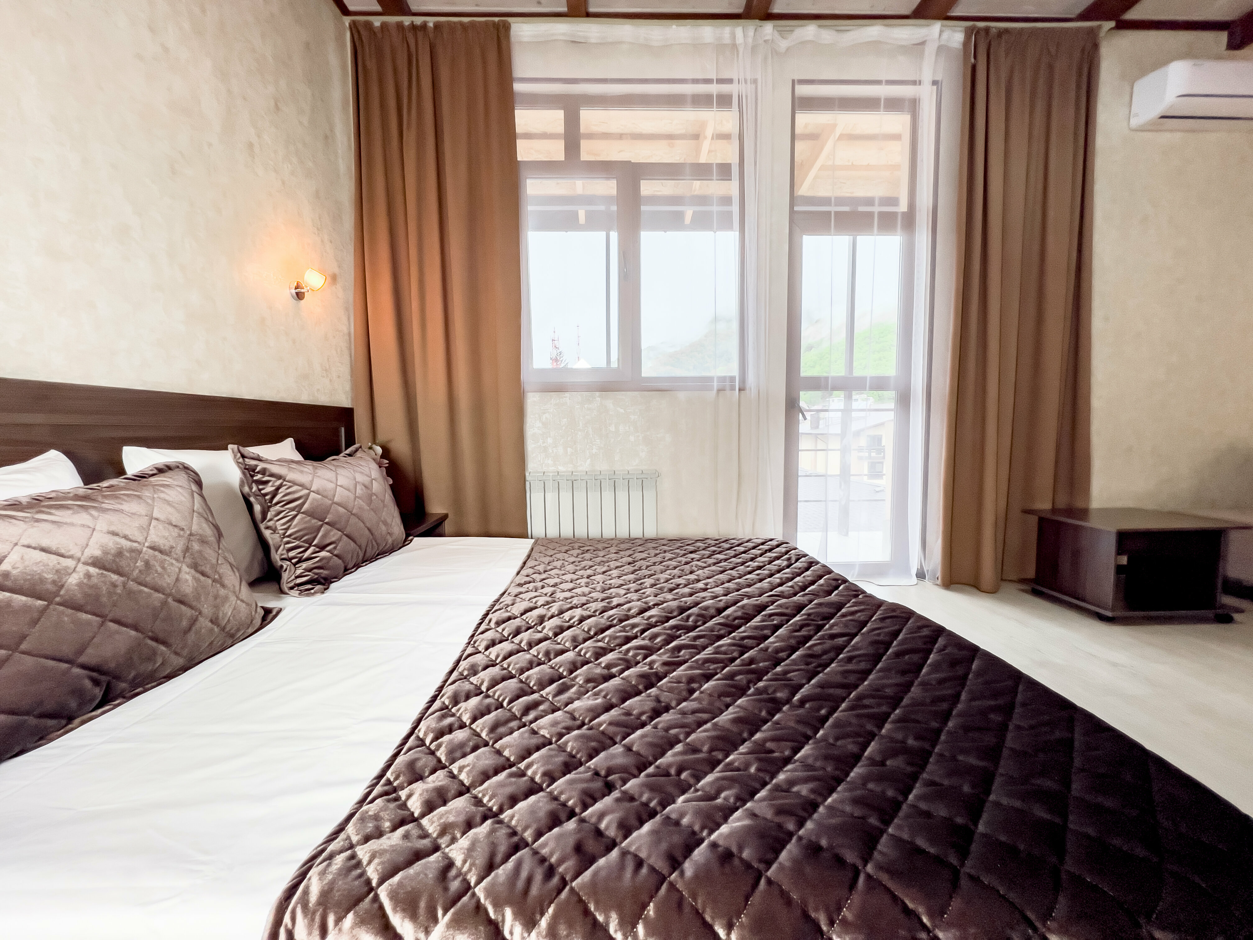 ДЕЛЮКС с балконом и видом на горы