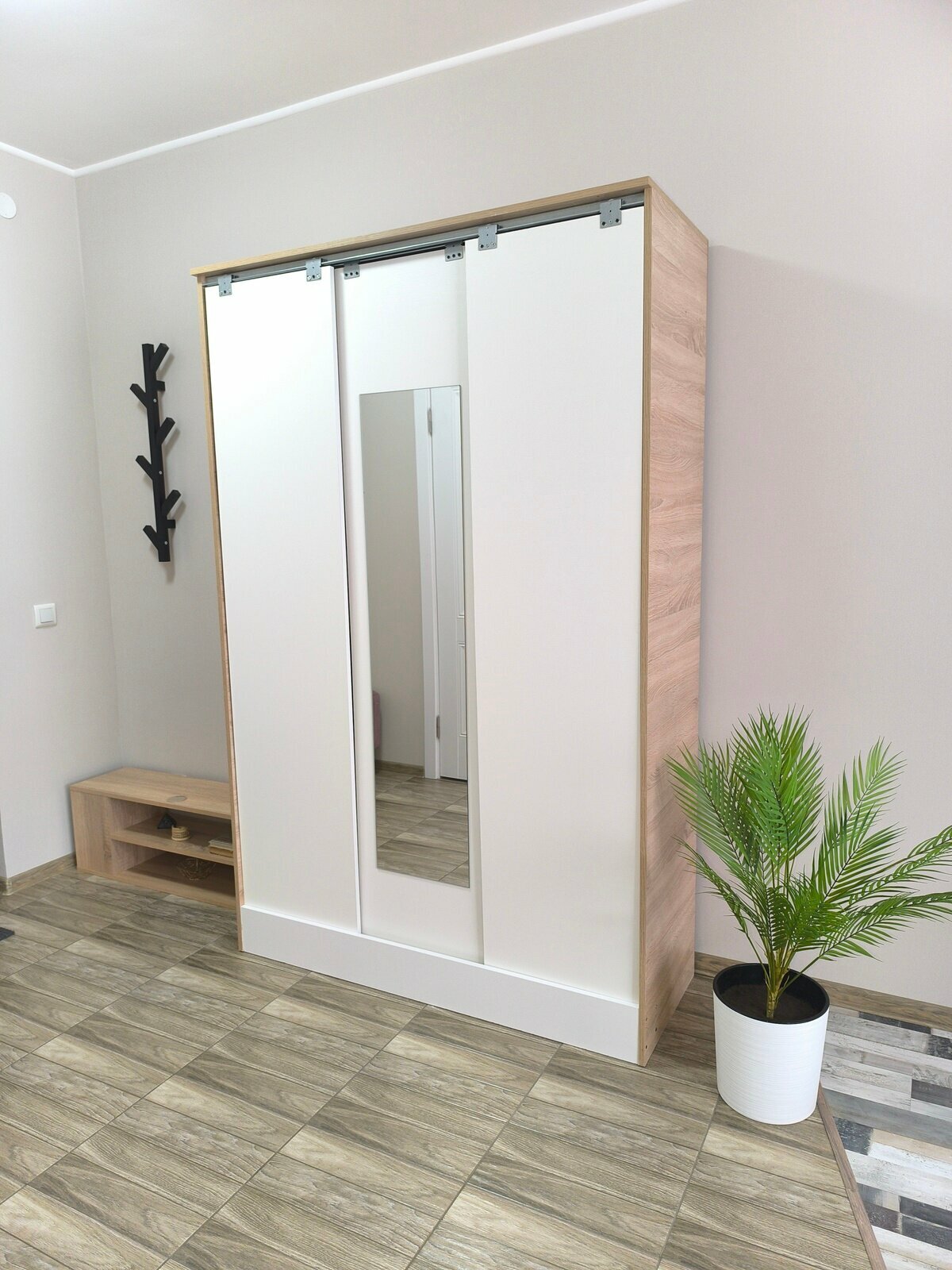 Номер студия с кроватью размера "king-size" и диван кроватью