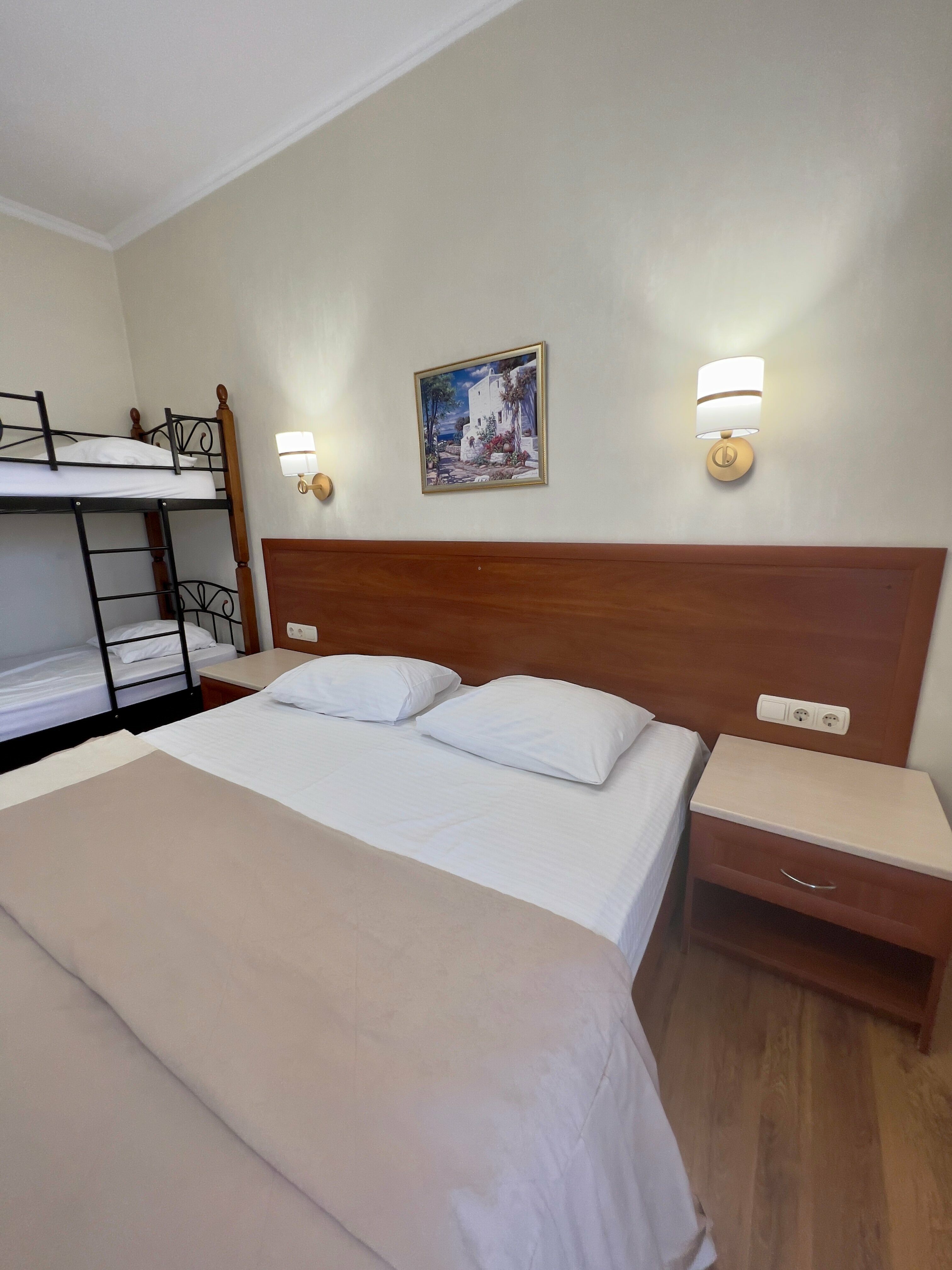 Четырехместный номер с балконом