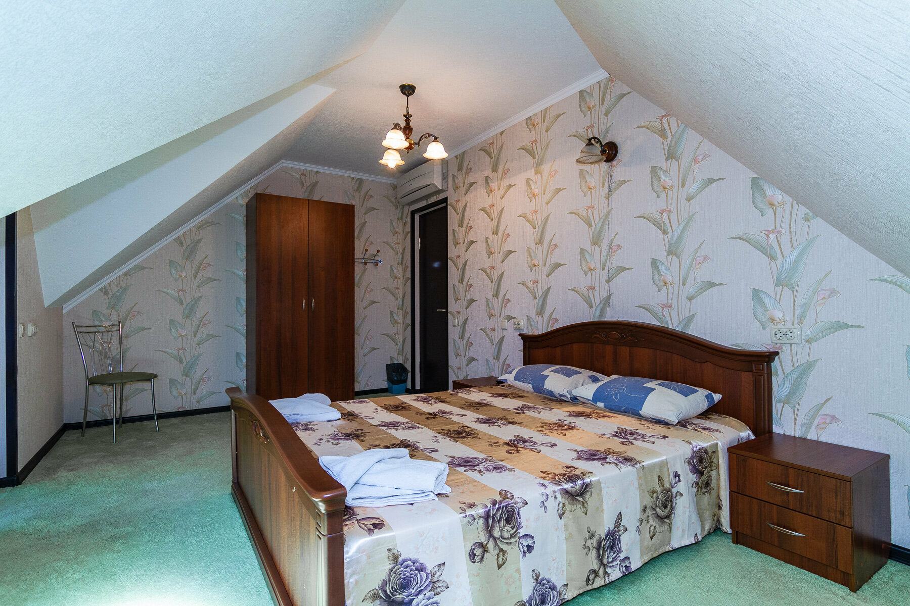 Трехместный номер эконом-класса