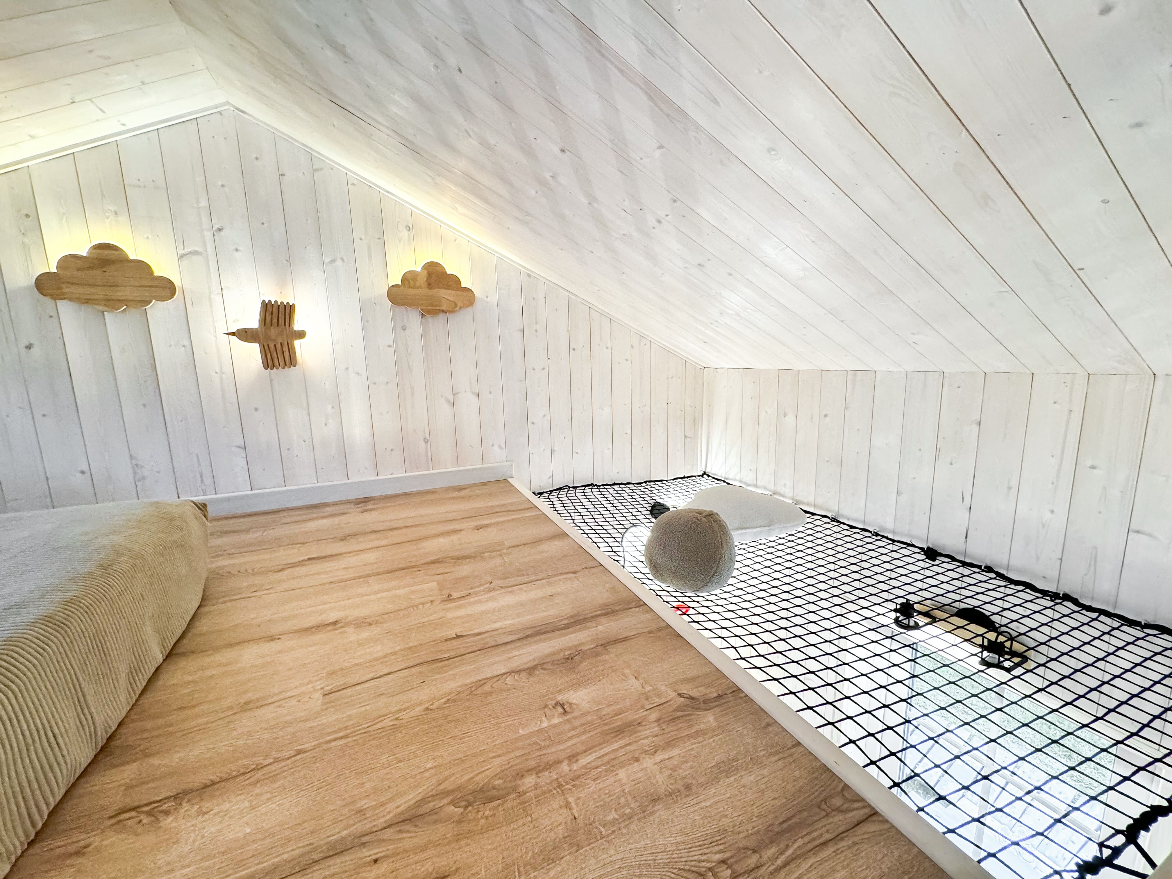 Дом с банным чаном с прямым выходом к реке