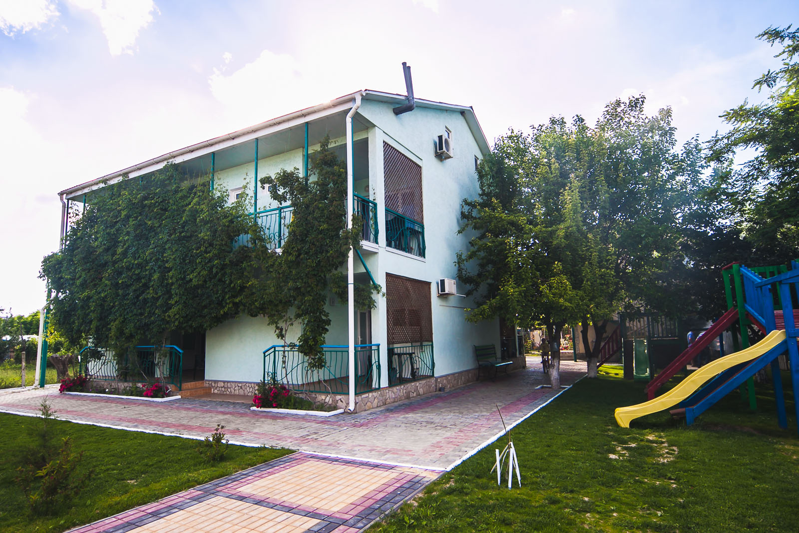 Семейный номер с видом на море