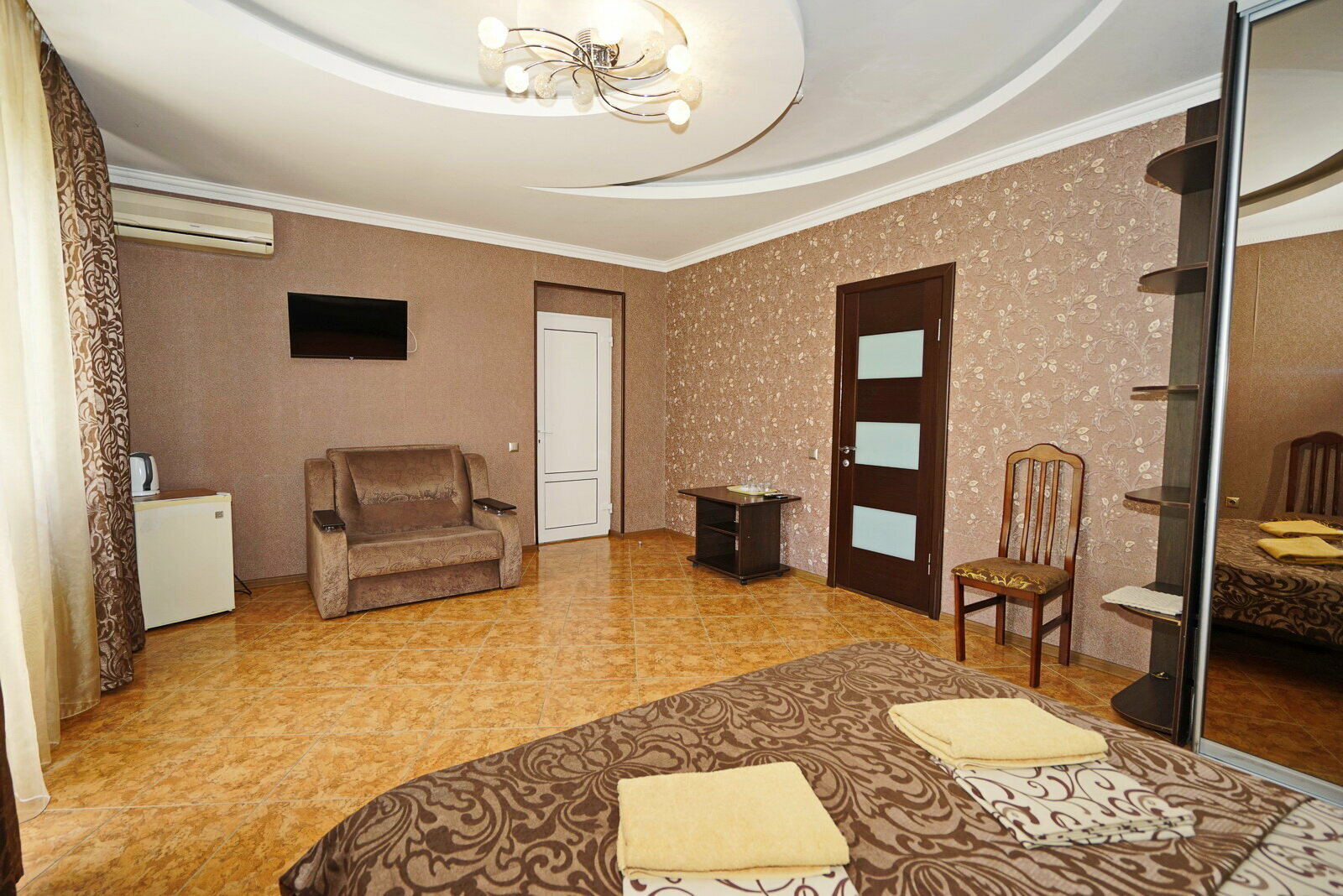 Трехместный номер с балконом