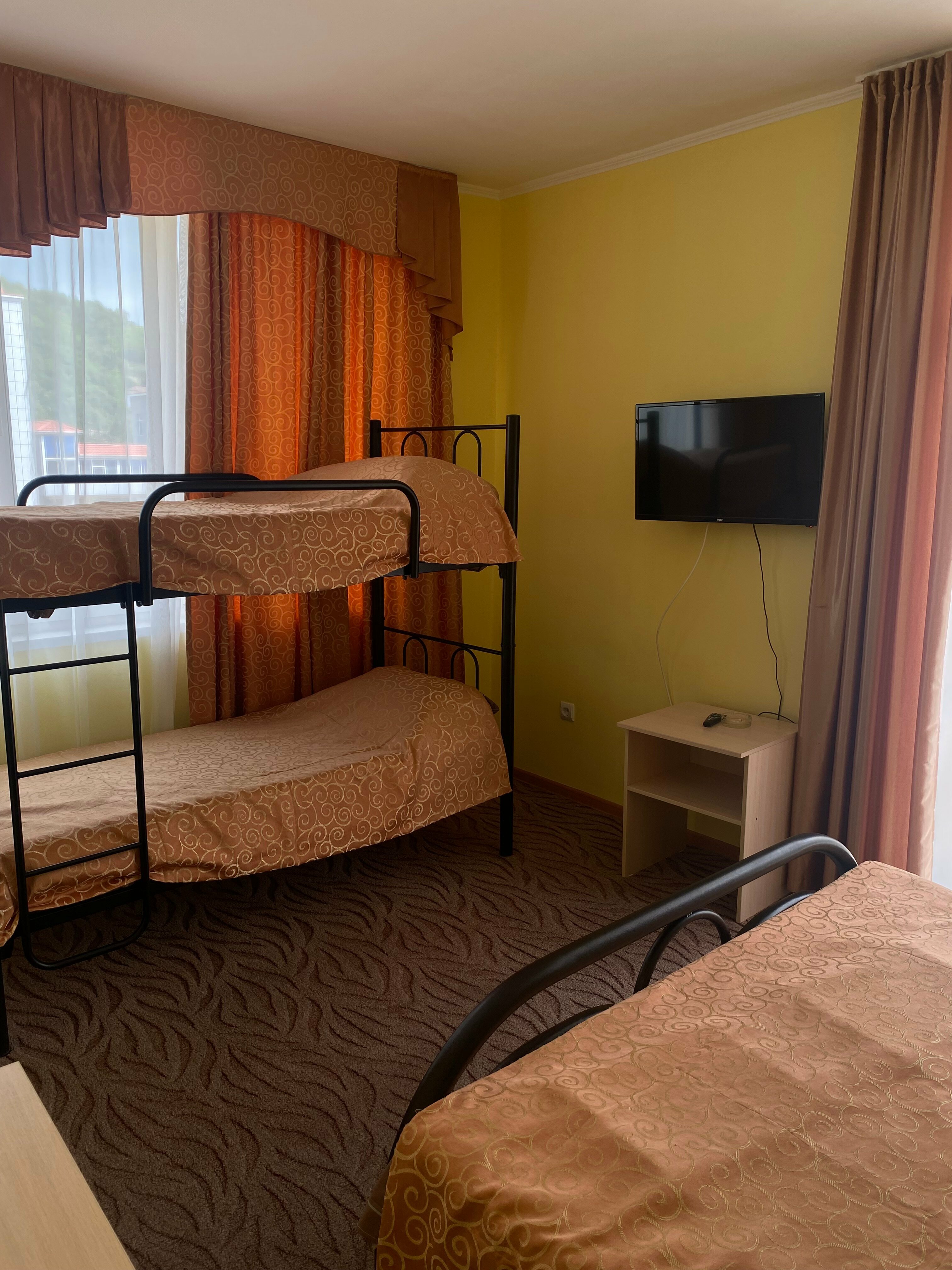 Четырехместный номер с балконом