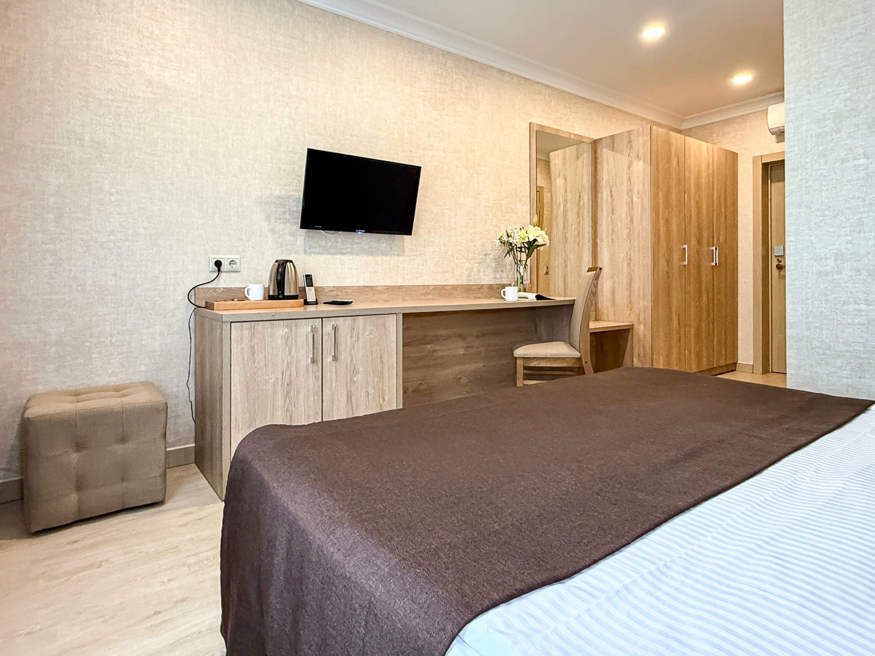 Двухместный с двуспальной кроватью стандарт