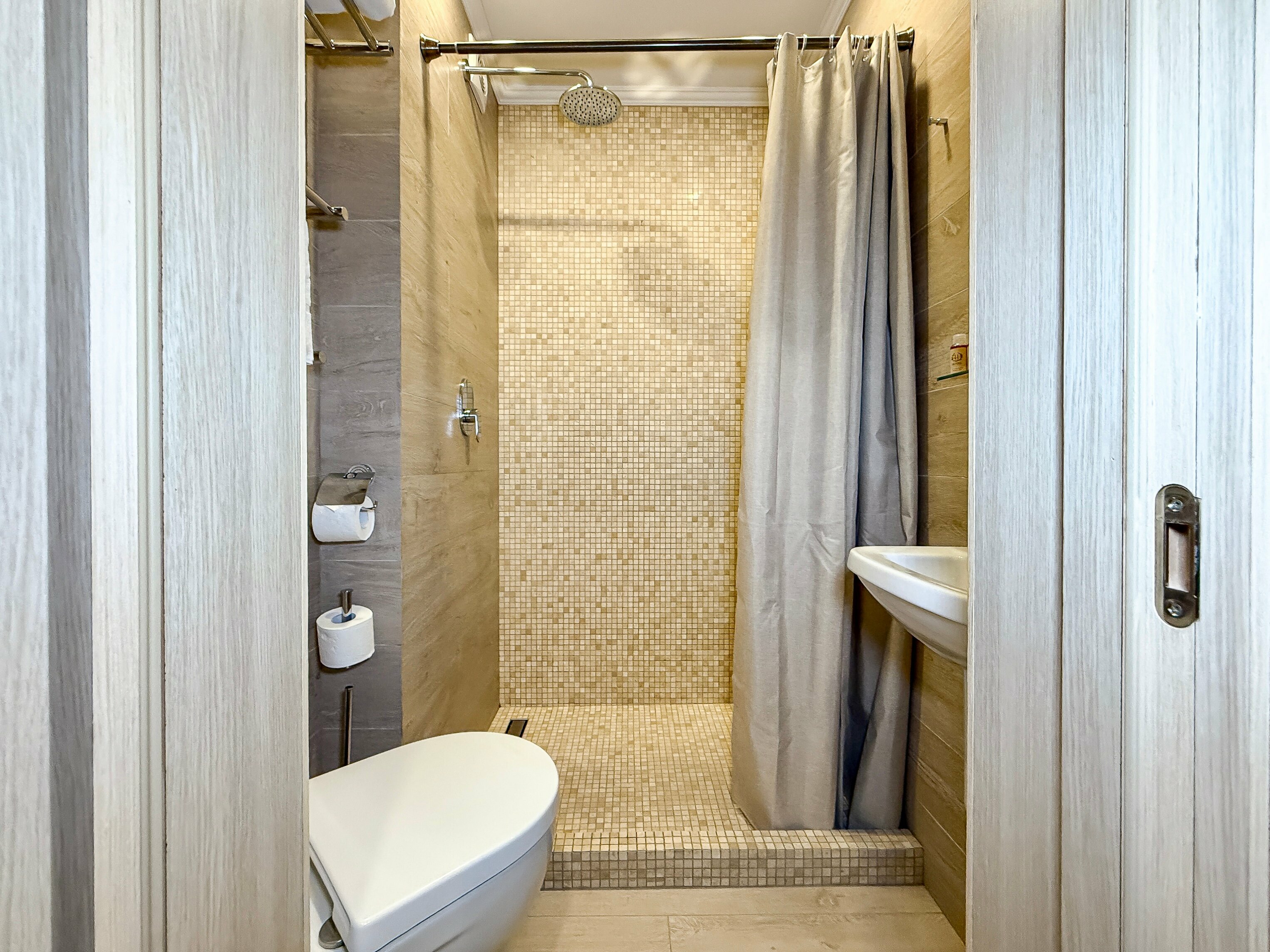 Трёхместный с 2 отдельными кроватями и дополнительным местом стандарт