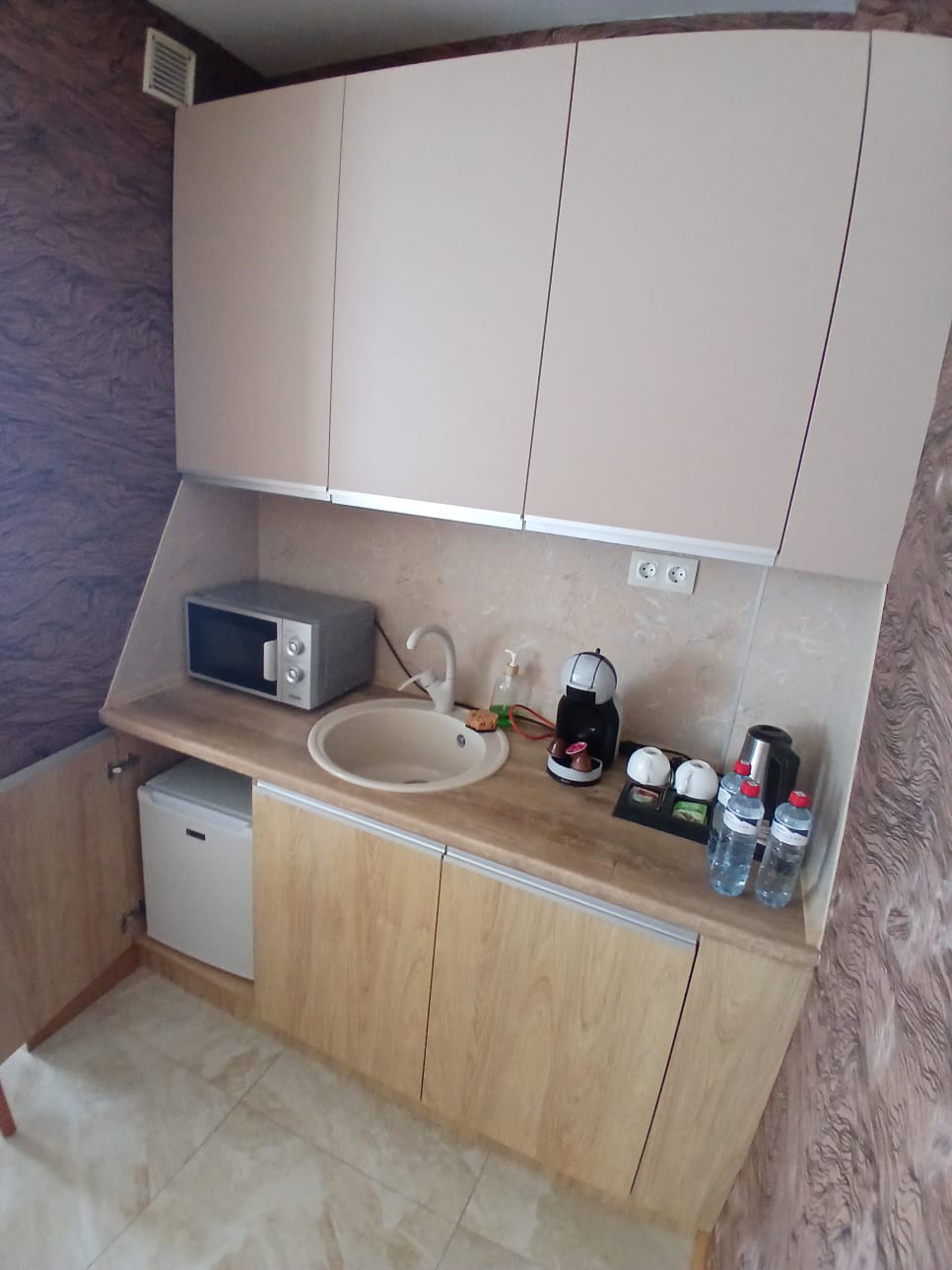 Трехместный номер с видом на море