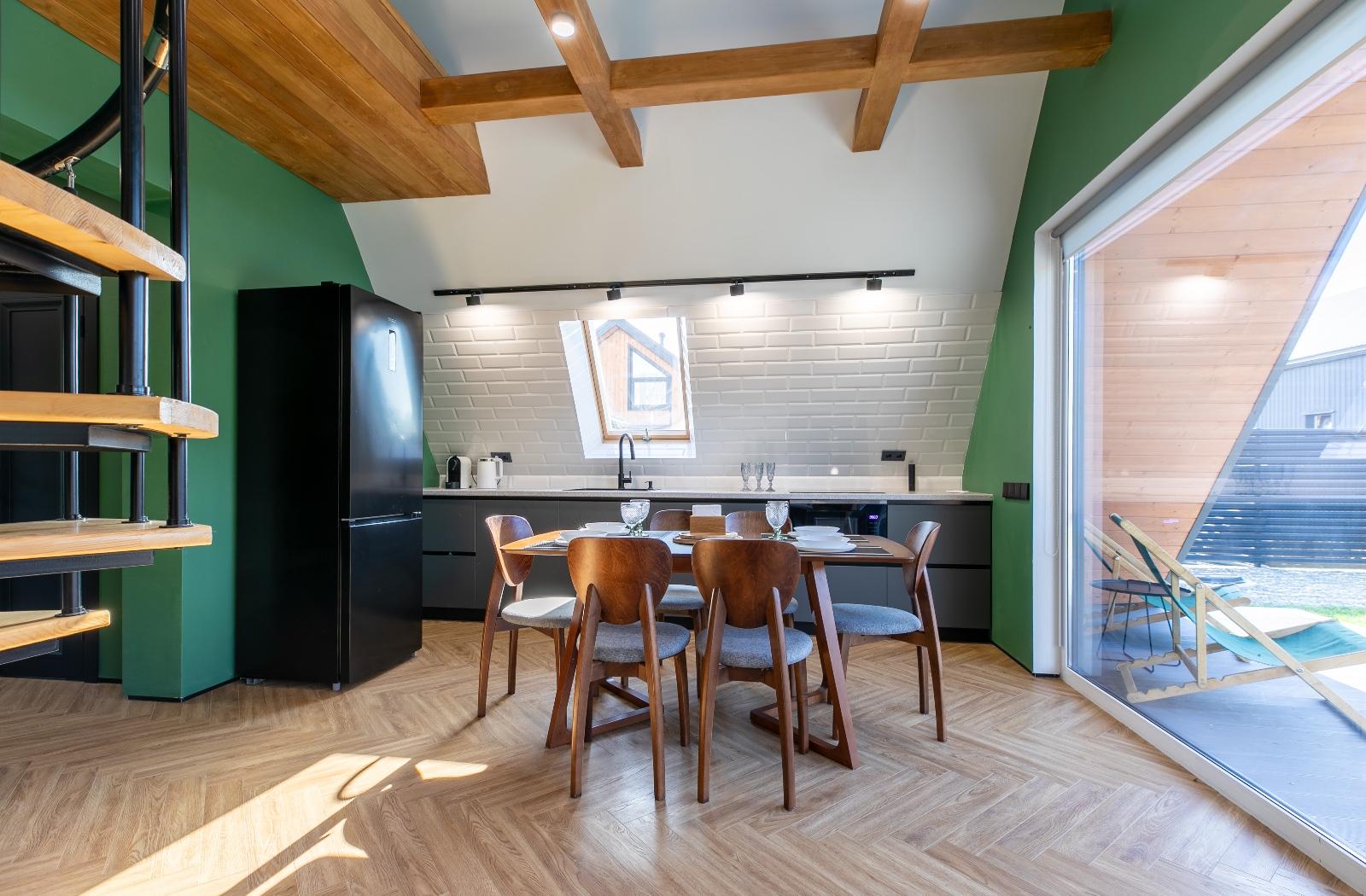 Дом A-Frame с подогреваемым бассейном