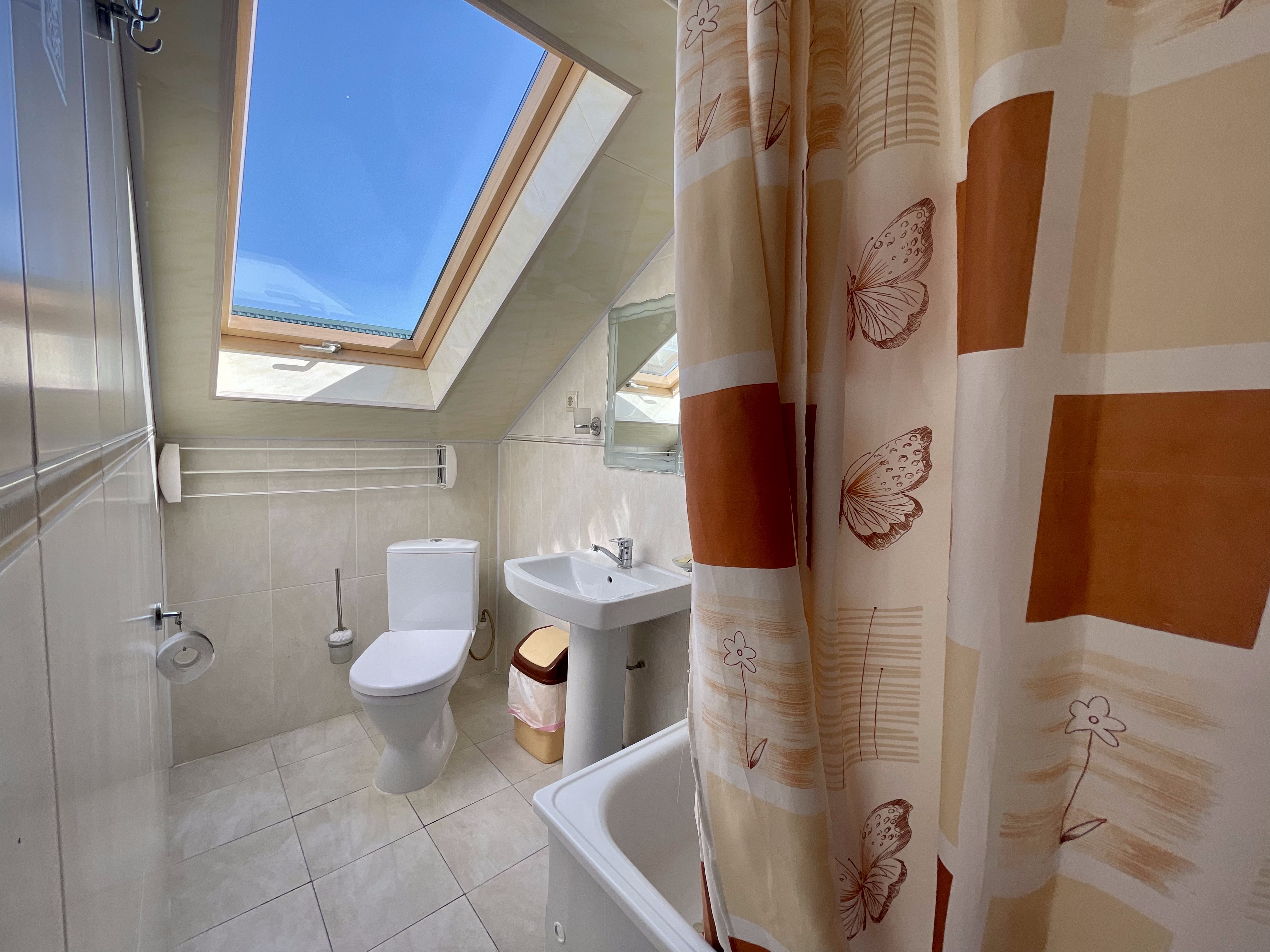 Двухместная комната (мансарда, 4 этаж)