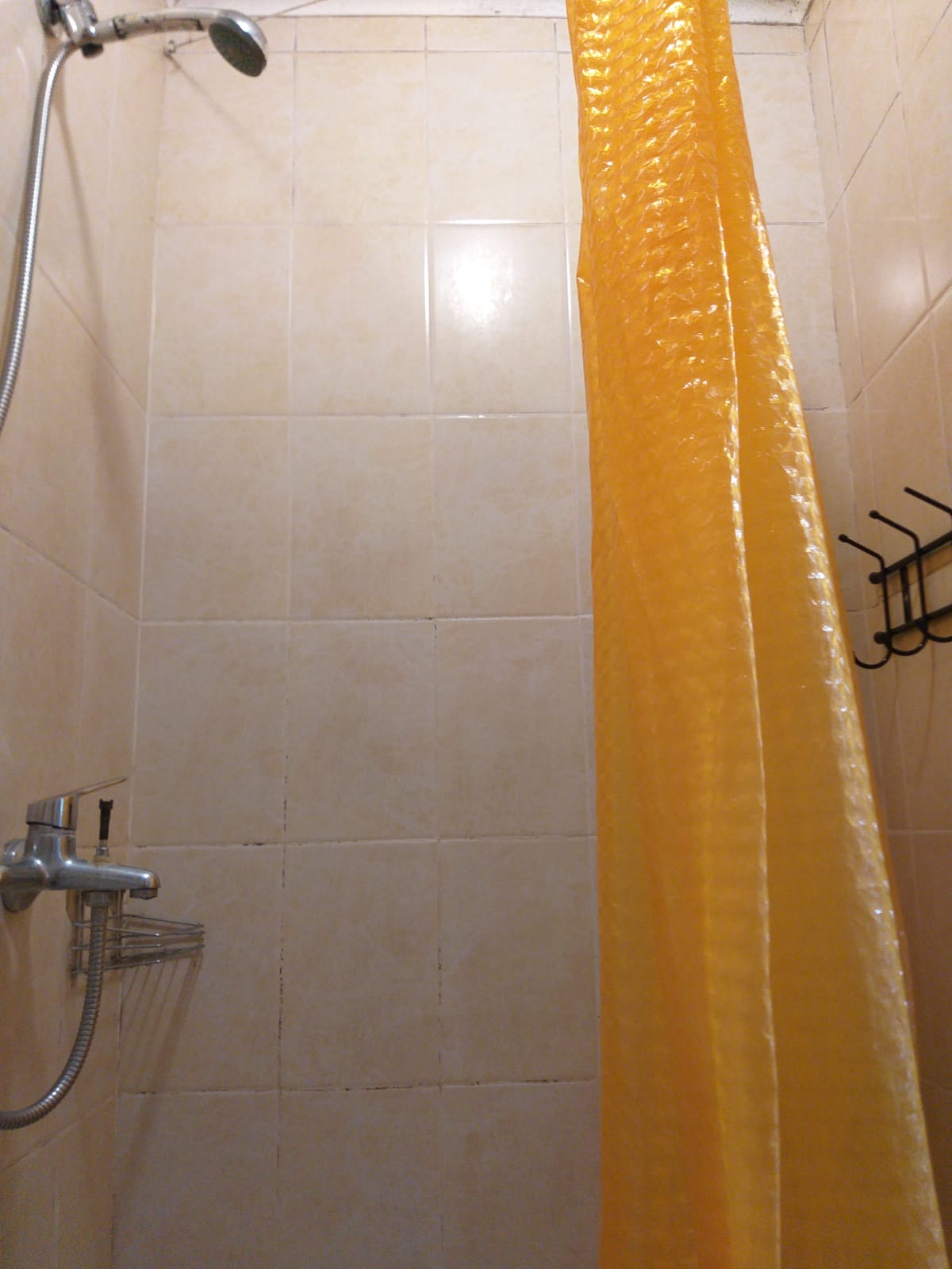 Односпальная кровать в общем номере