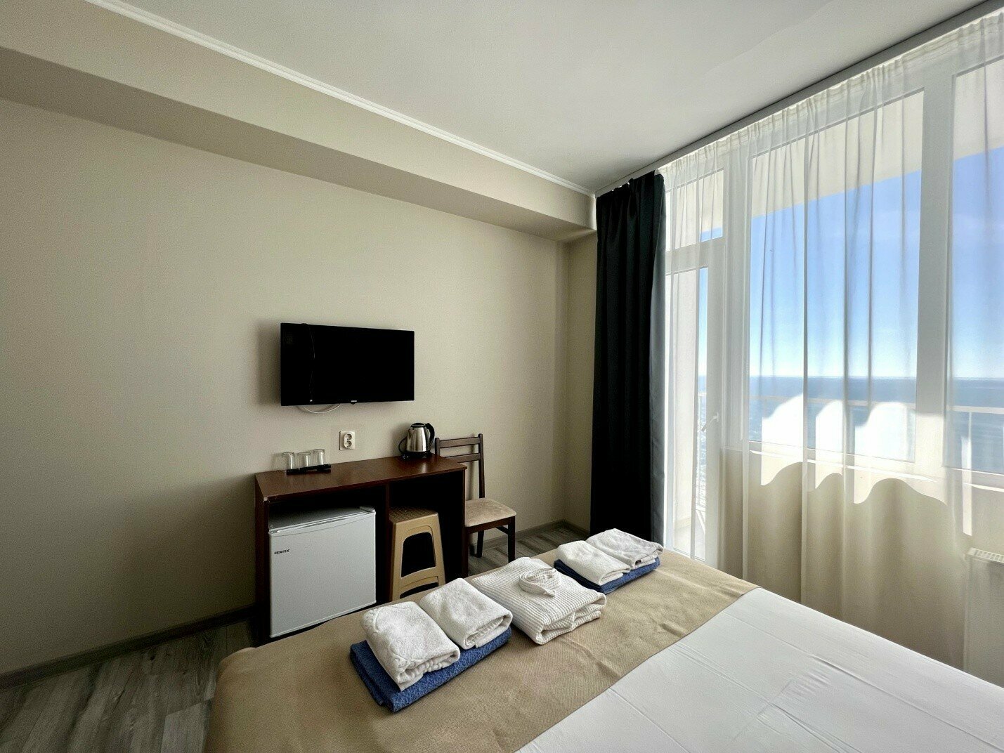 Люкс четырёхместный двухкомнатный