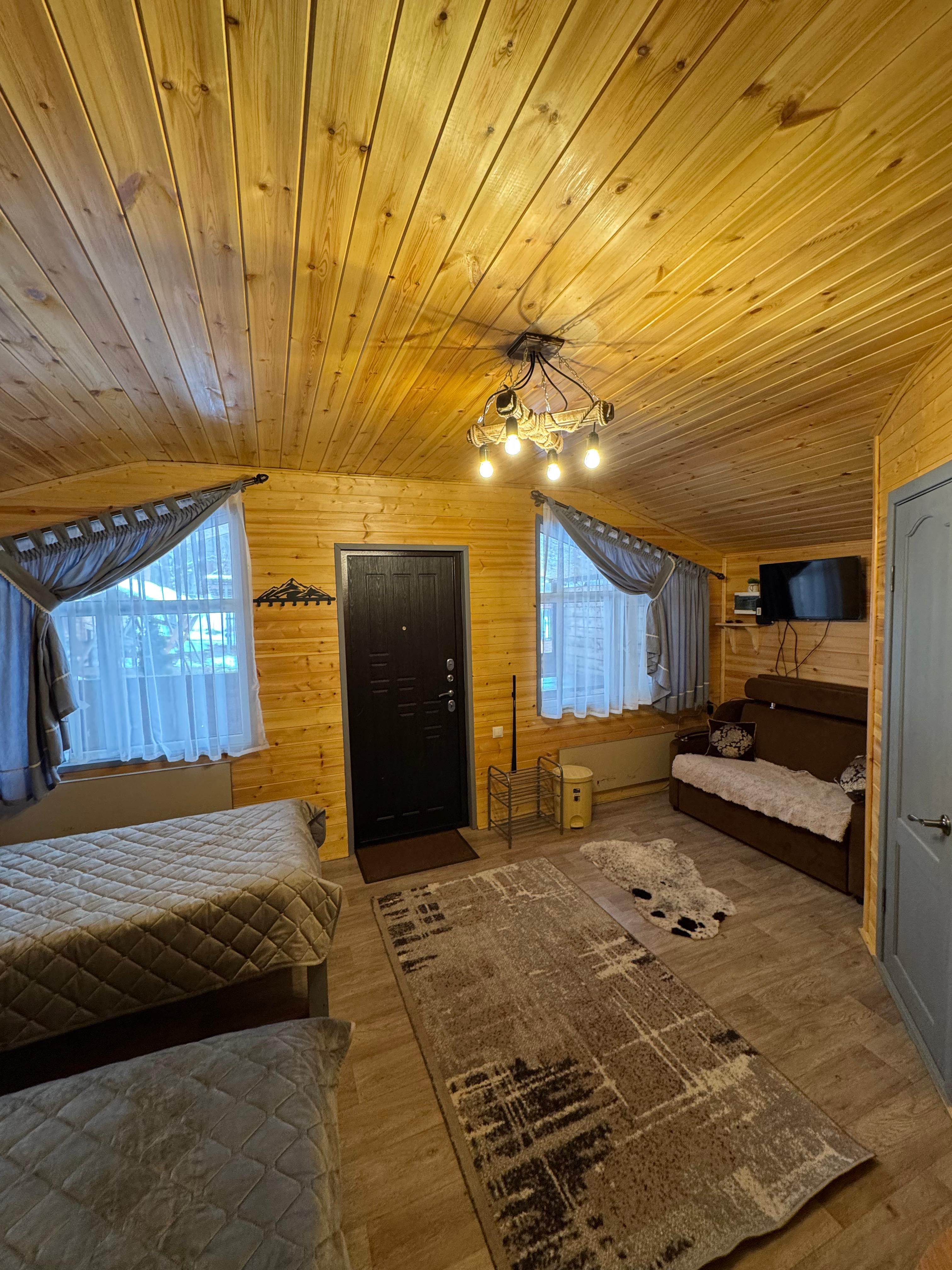 Четырехместный номер с видом на горы