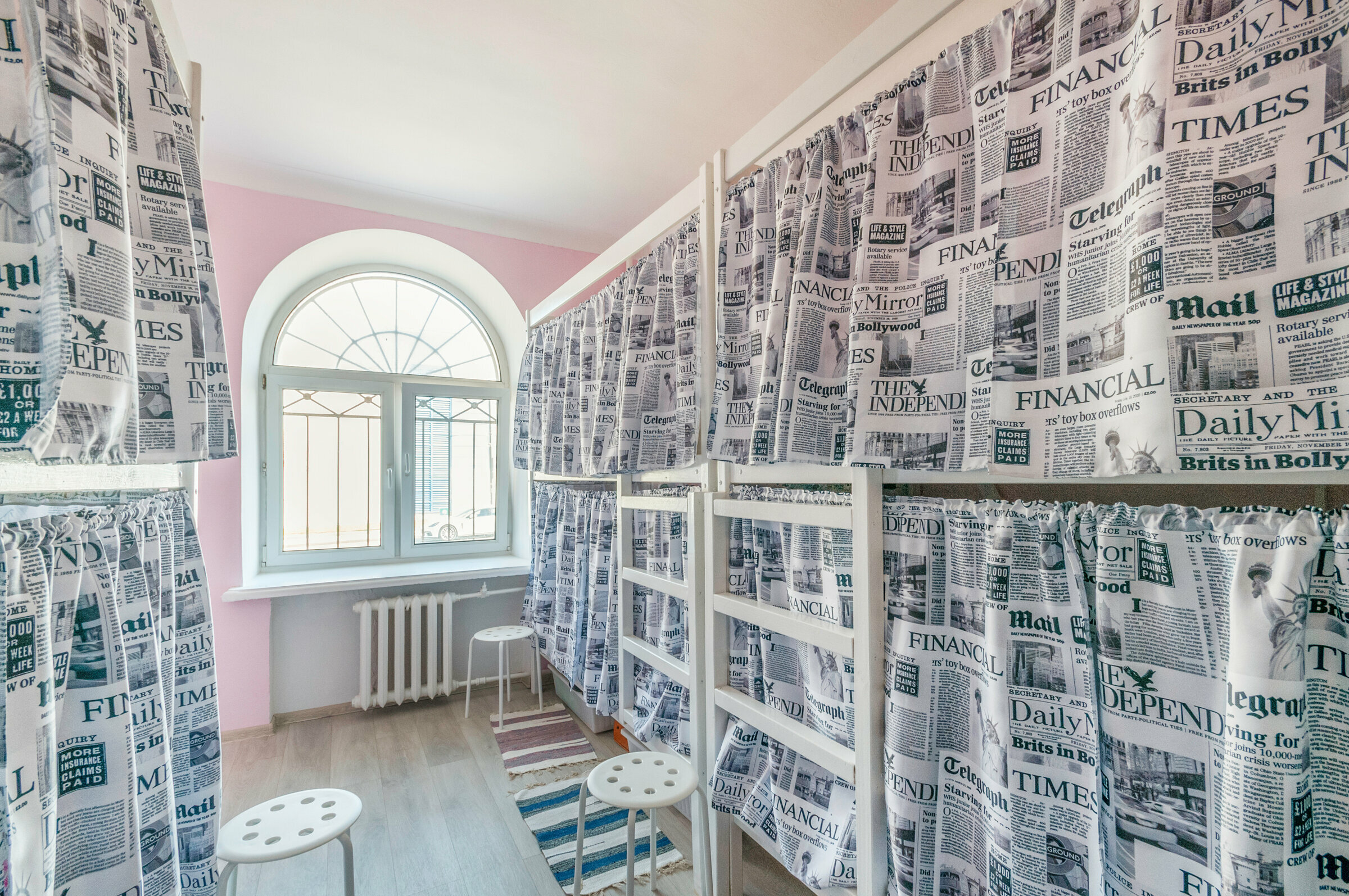 Спальное место на двухъярусной кровати в общем номере для мужчин